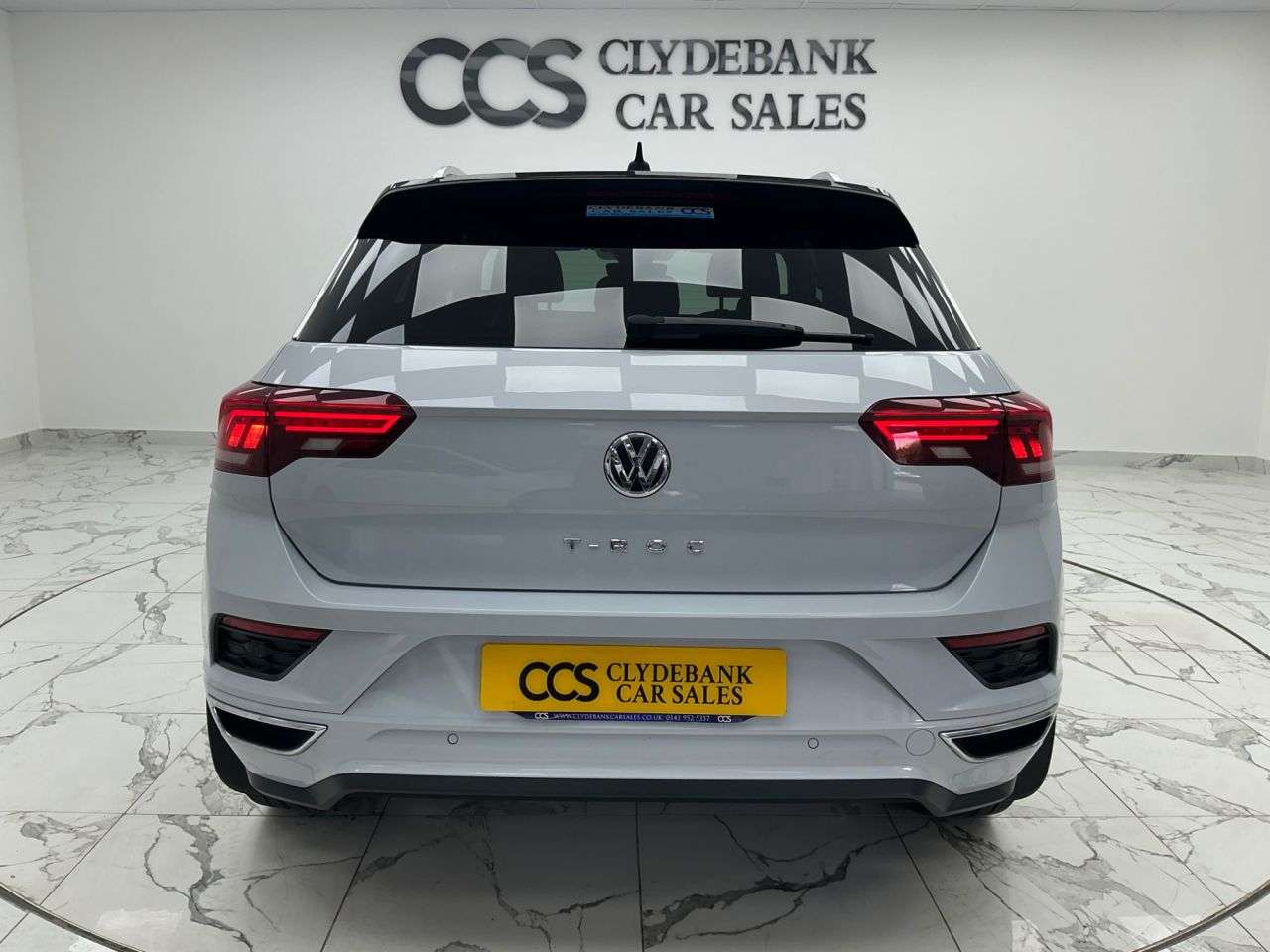 A 2020 VOLKSWAGEN T-ROC 1.5 TSI GPF EVO R-Line SUV 5dr Petrol Manual Euro 6 (s/s) (150 ps) 2 Keys S A 2020 VOLKSWAGEN T-ROC 1.5 TSI GPF EVO R-Line SUV 5dr Petrol Manual Euro 6 (s/s) (150 ps) 2 Keys S