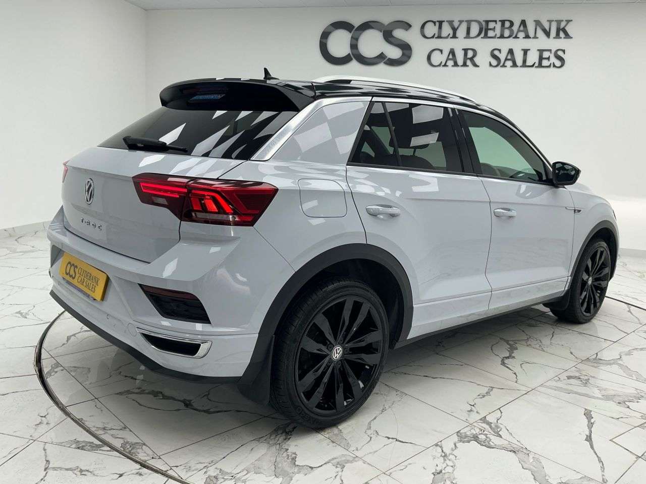 A 2020 VOLKSWAGEN T-ROC 1.5 TSI GPF EVO R-Line SUV 5dr Petrol Manual Euro 6 (s/s) (150 ps) 2 Keys S A 2020 VOLKSWAGEN T-ROC 1.5 TSI GPF EVO R-Line SUV 5dr Petrol Manual Euro 6 (s/s) (150 ps) 2 Keys S