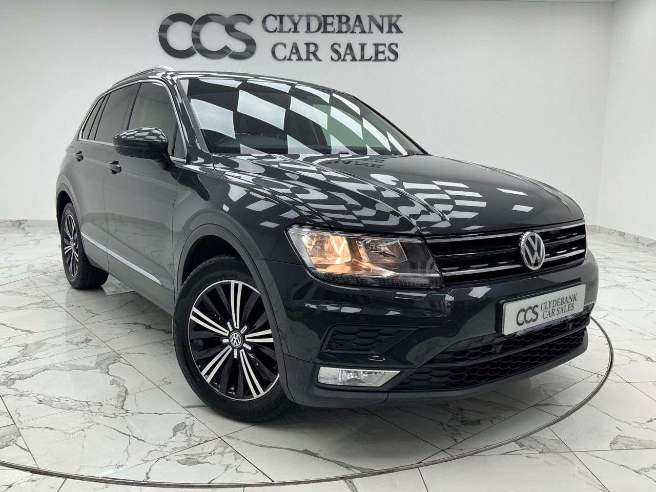 A 2017 VOLKSWAGEN TIGUAN 2.0 TDI BlueMotion Tech SE Navigation SUV 5dr Diesel Manual Euro 6 (s/s) (1 A 2017 VOLKSWAGEN TIGUAN 2.0 TDI BlueMotion Tech SE Navigation SUV 5dr Diesel Manual Euro 6 (s/s) (1