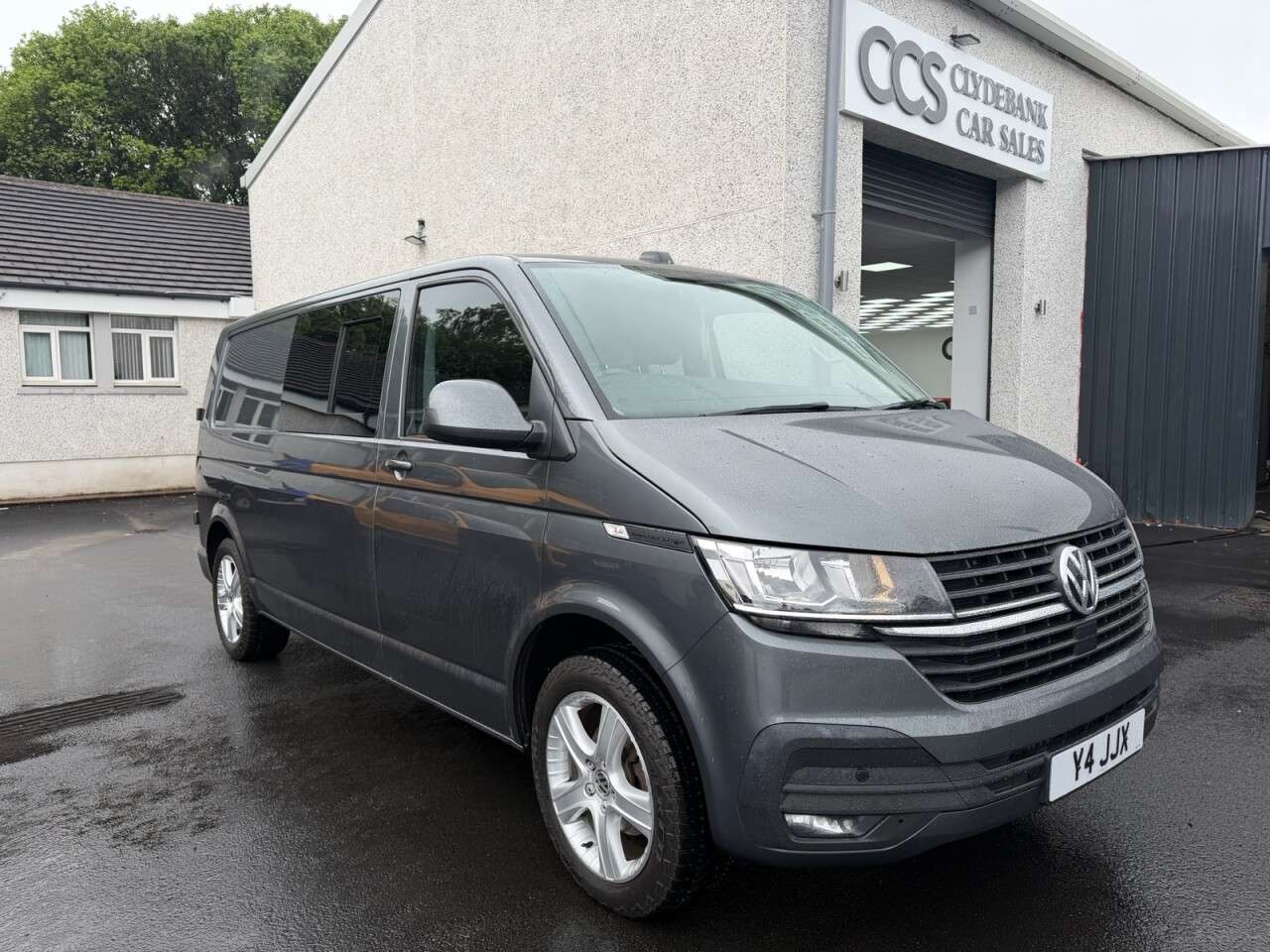 A 2021 VOLKSWAGEN TRANSPORTER 2.0 TDI T30 Highline Panel Van 5dr Diesel DSG FWD LWB Euro 6 (s/s) (150 ps) A 2021 VOLKSWAGEN TRANSPORTER 2.0 TDI T30 Highline Panel Van 5dr Diesel DSG FWD LWB Euro 6 (s/s) (150 ps)