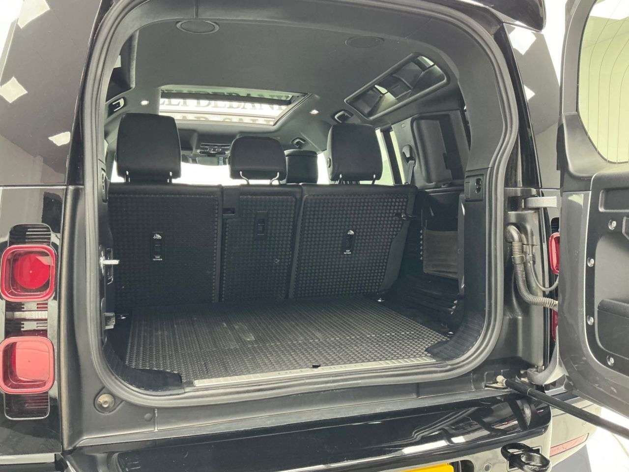 2022 LAND ROVER DEFENDER 110 2022 LAND ROVER DEFENDER 110