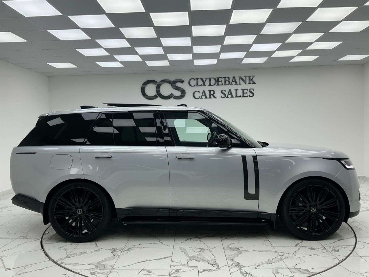 A 2024 LAND ROVER RANGE ROVER 3.0 D350 MHEV SE SUV 5dr Diesel Auto 4WD Euro 6 (s/s) (350 ps) A 2024 LAND ROVER RANGE ROVER 3.0 D350 MHEV SE SUV 5dr Diesel Auto 4WD Euro 6 (s/s) (350 ps)