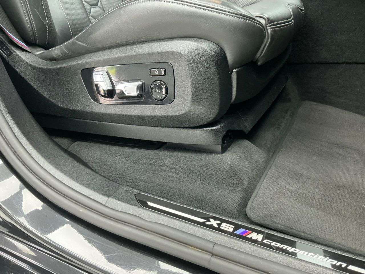 2022 BMW X5 M 2022 BMW X5 M