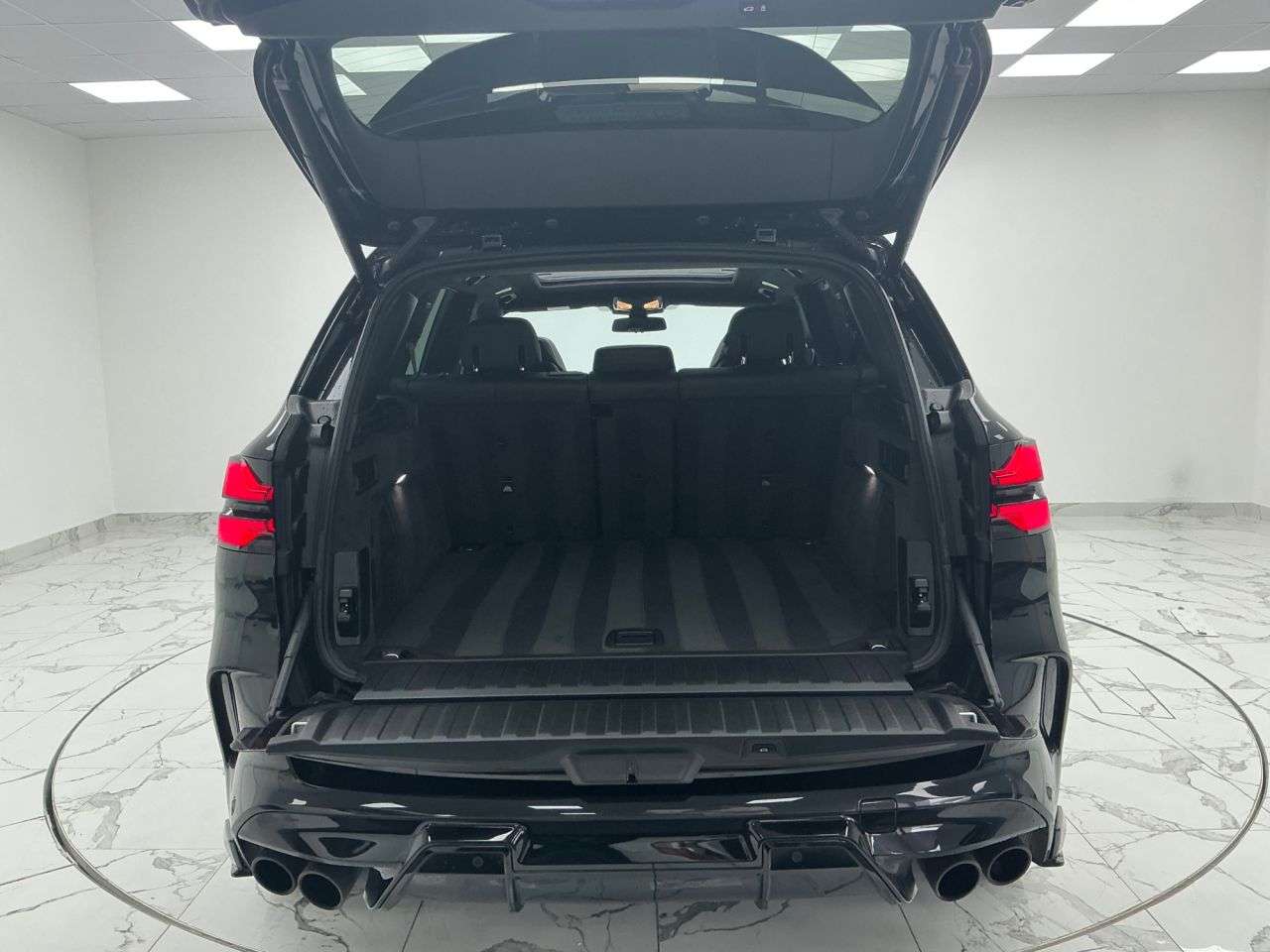 2022 BMW X5 M 2022 BMW X5 M