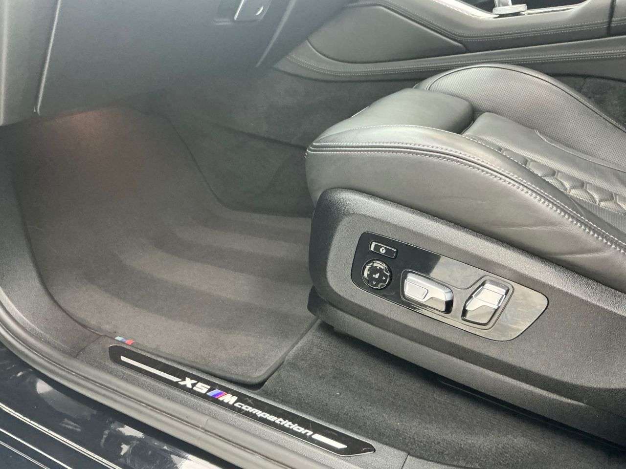 2022 BMW X5 M 2022 BMW X5 M