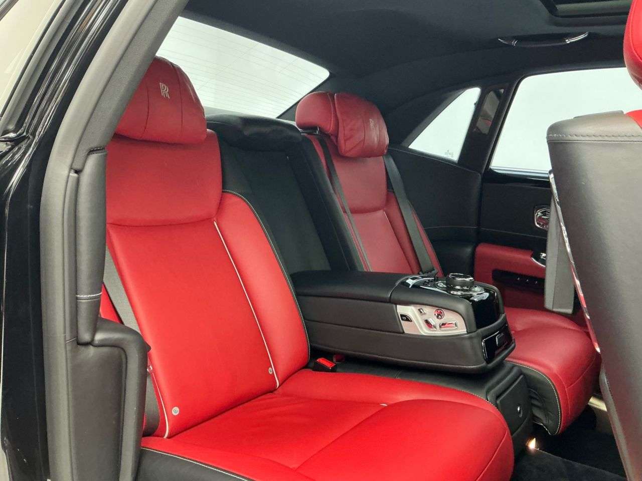 2017 ROLLS-ROYCE GHOST 2017 ROLLS-ROYCE GHOST