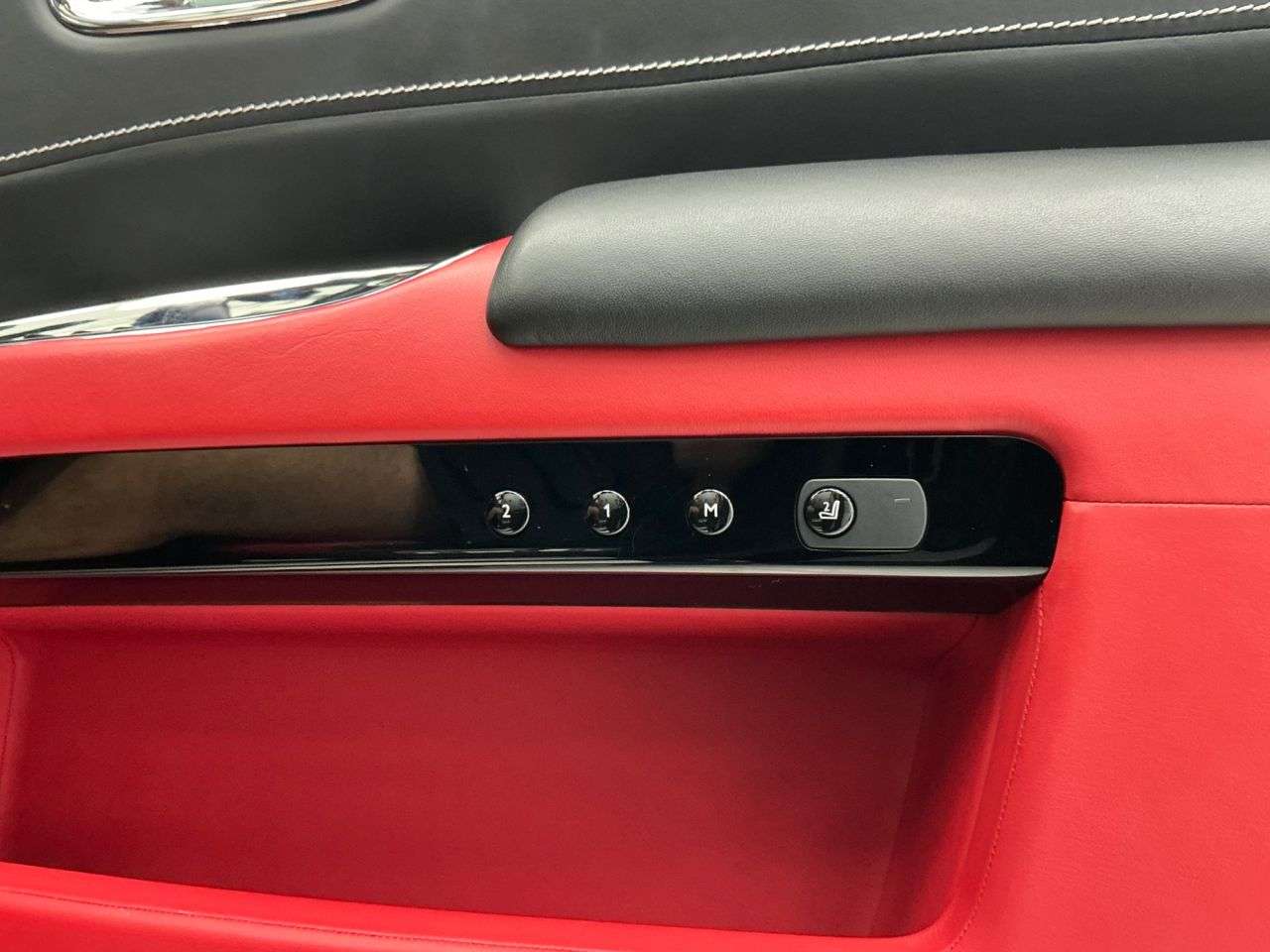 2017 ROLLS-ROYCE GHOST 2017 ROLLS-ROYCE GHOST