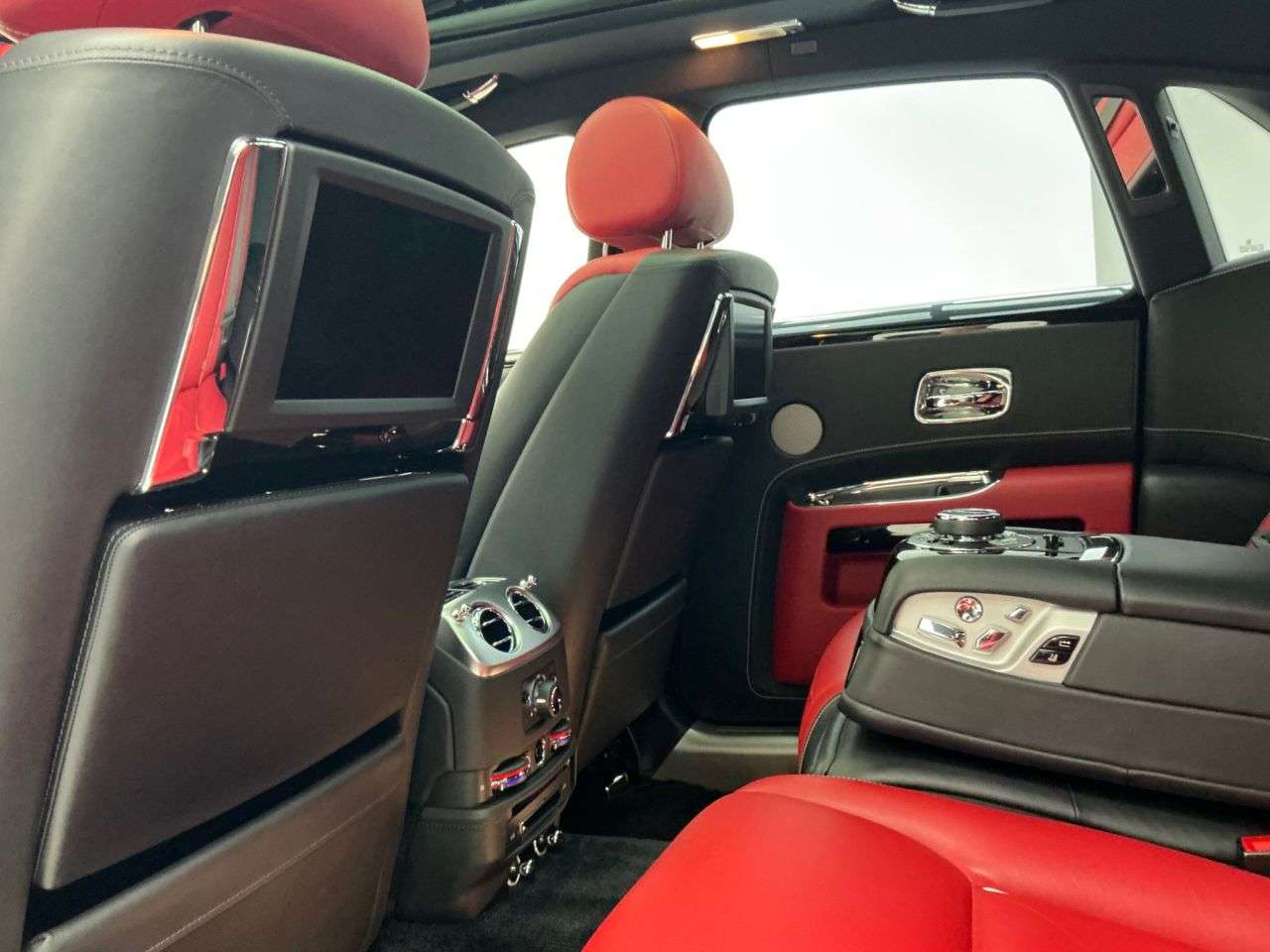 2017 ROLLS-ROYCE GHOST 2017 ROLLS-ROYCE GHOST