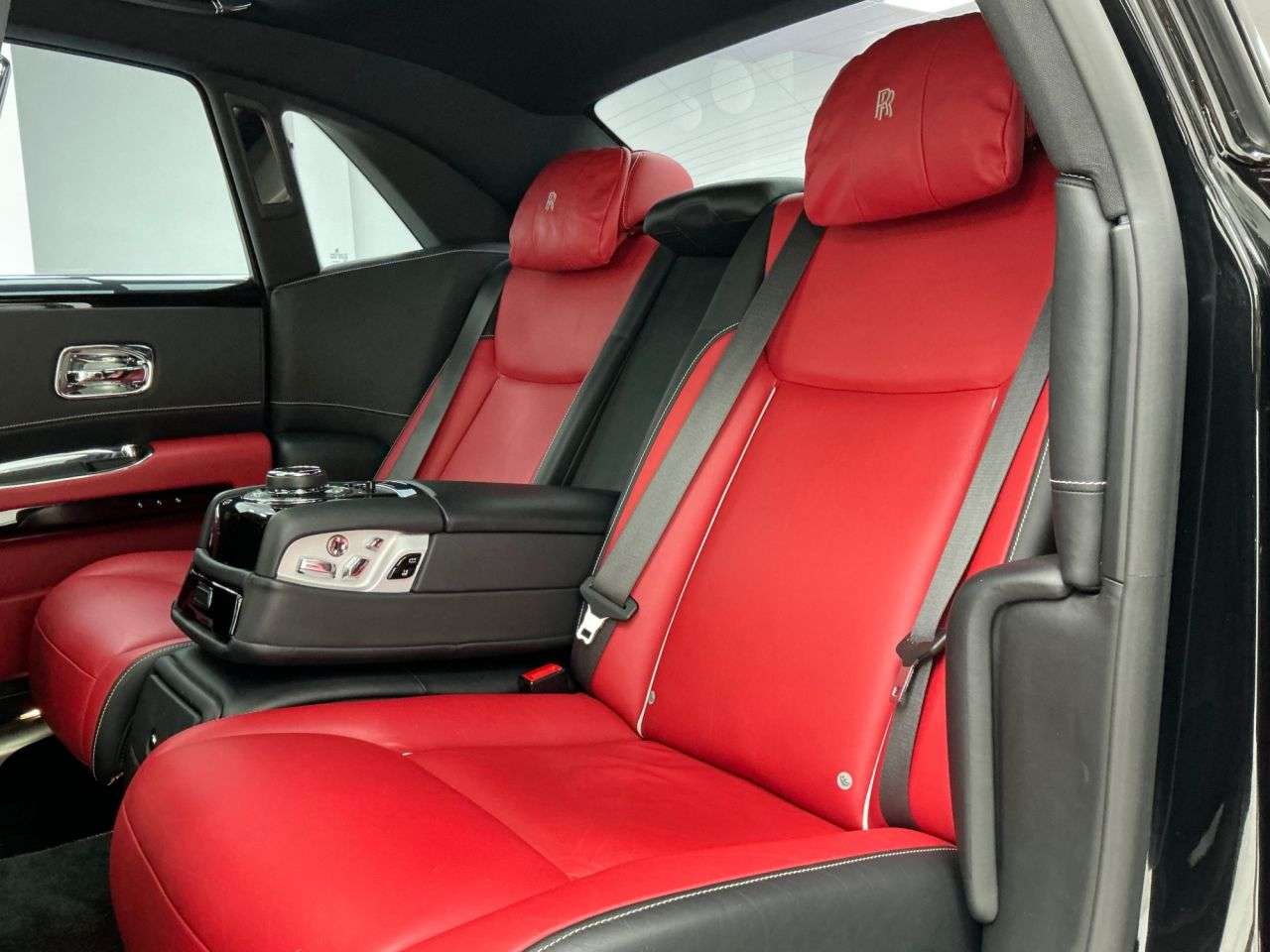 2017 ROLLS-ROYCE GHOST 2017 ROLLS-ROYCE GHOST