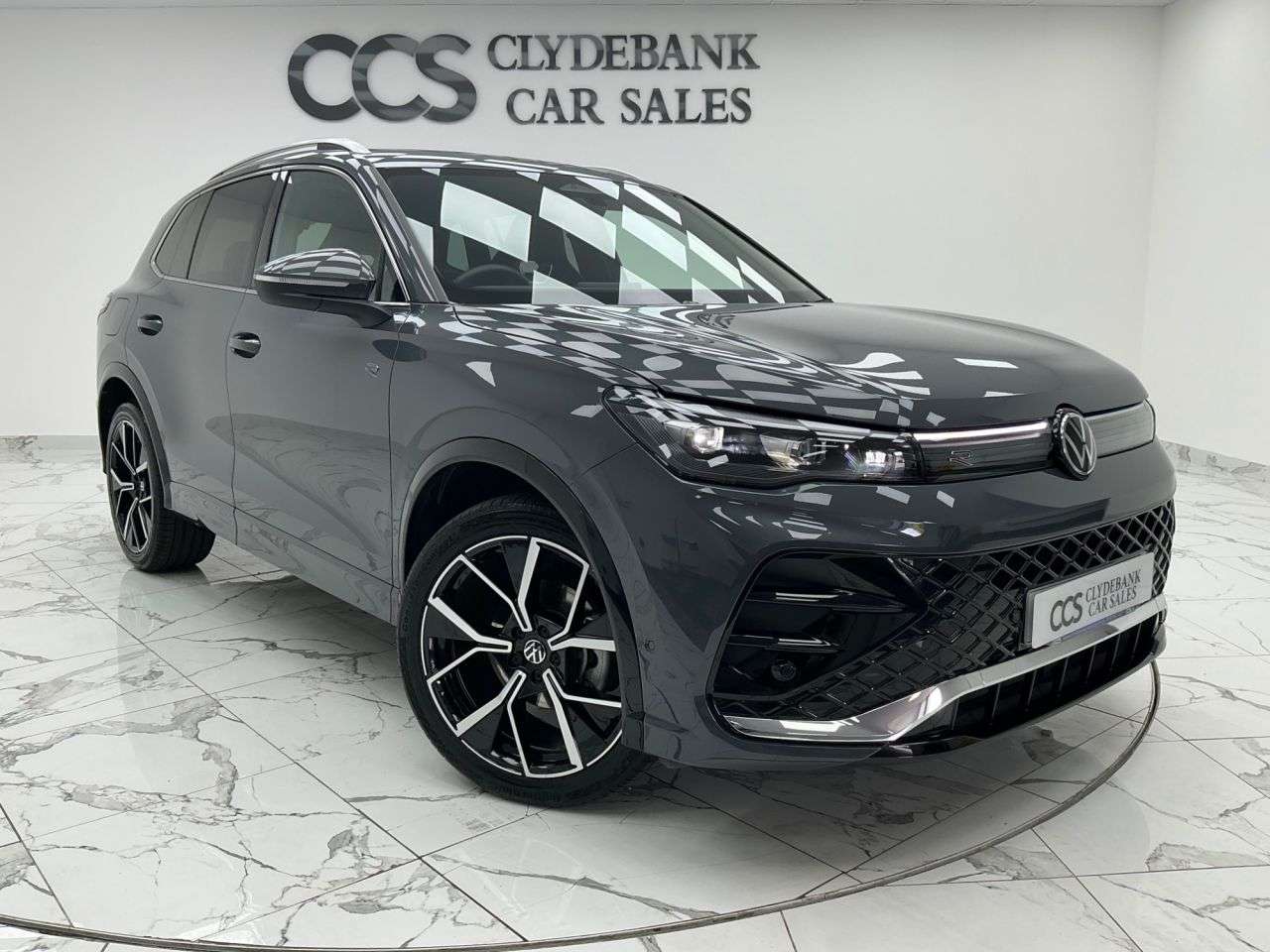 A 2024 VOLKSWAGEN TIGUAN 1.5 eTSI MHEV R-Line SUV 5dr Petrol Hybrid DSG Euro 6 (s/s) (150 ps) Ambien A 2024 VOLKSWAGEN TIGUAN 1.5 eTSI MHEV R-Line SUV 5dr Petrol Hybrid DSG Euro 6 (s/s) (150 ps) Ambien