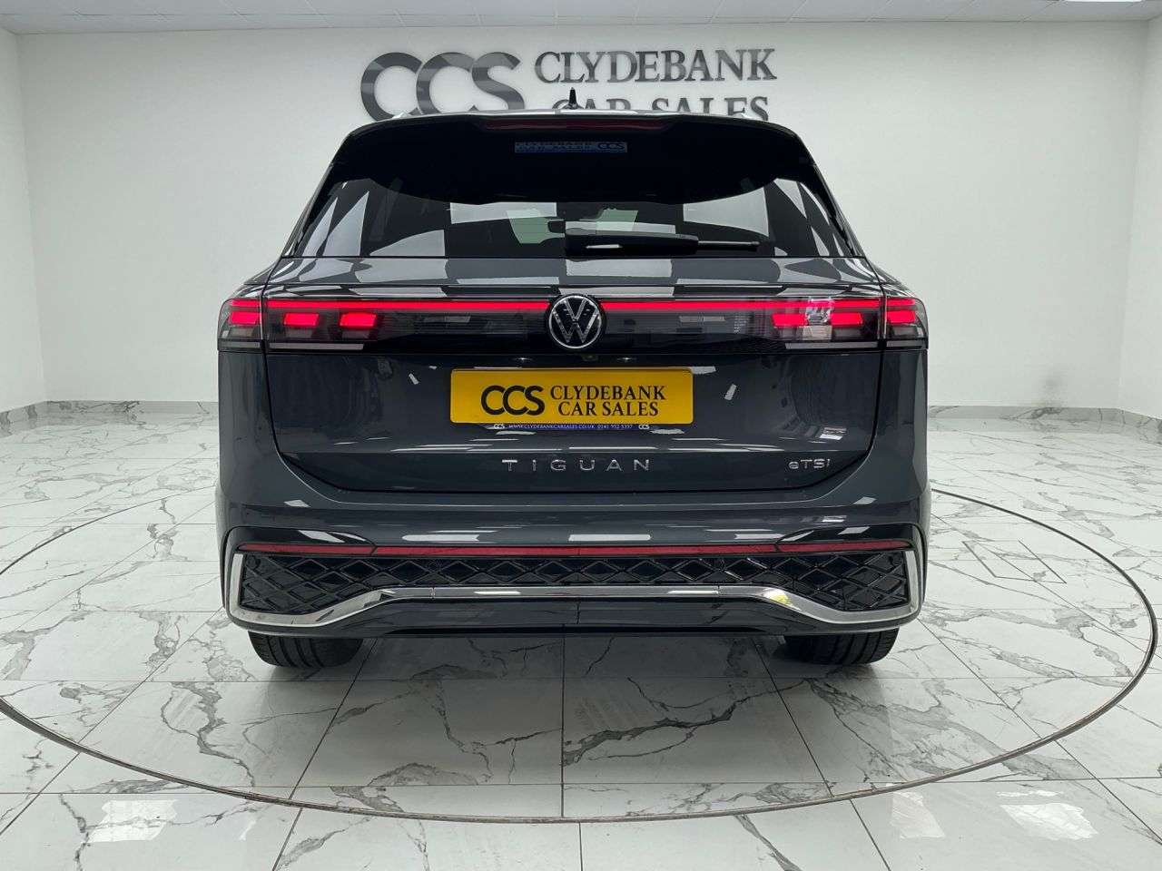 A 2024 VOLKSWAGEN TIGUAN 1.5 eTSI MHEV R-Line SUV 5dr Petrol Hybrid DSG Euro 6 (s/s) (150 ps) Ambien A 2024 VOLKSWAGEN TIGUAN 1.5 eTSI MHEV R-Line SUV 5dr Petrol Hybrid DSG Euro 6 (s/s) (150 ps) Ambien