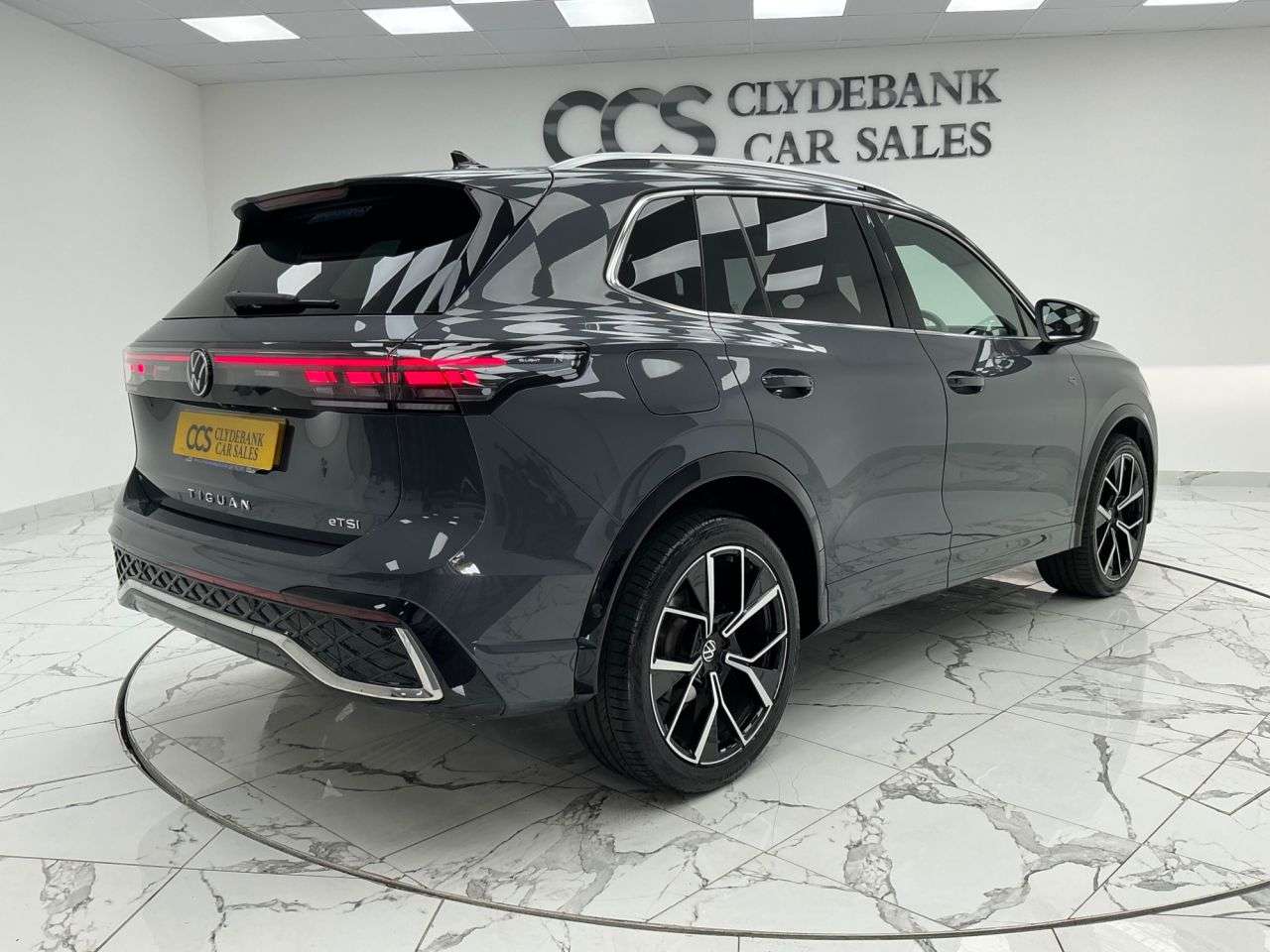 A 2024 VOLKSWAGEN TIGUAN 1.5 eTSI MHEV R-Line SUV 5dr Petrol Hybrid DSG Euro 6 (s/s) (150 ps) Ambien A 2024 VOLKSWAGEN TIGUAN 1.5 eTSI MHEV R-Line SUV 5dr Petrol Hybrid DSG Euro 6 (s/s) (150 ps) Ambien