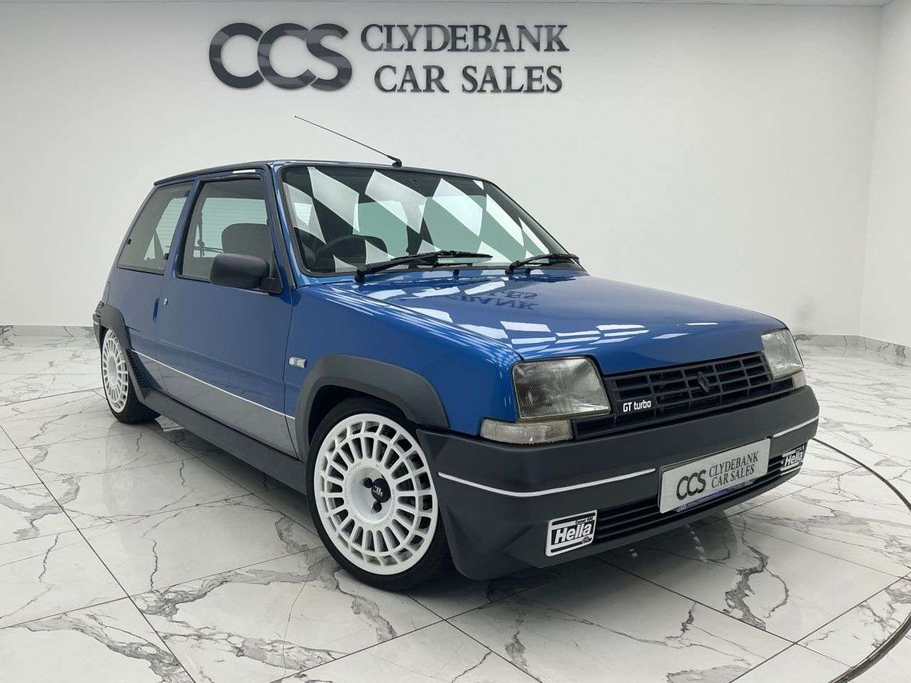 A 1986 RENAULT 5 GT TURBO A 1986 RENAULT 5 GT TURBO