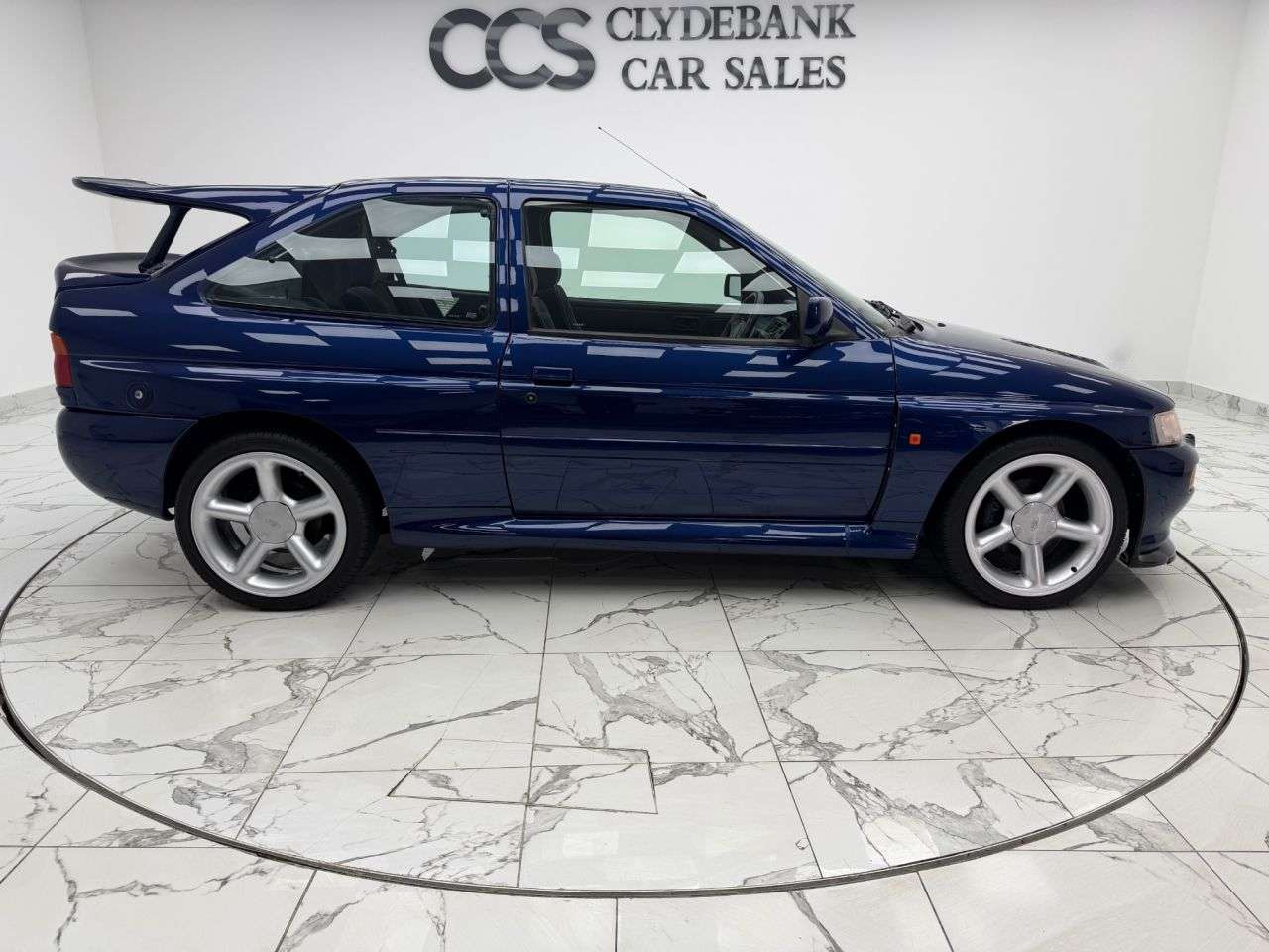 A 1992 FORD ESCORT 2.0 RS COSWORTH 4x4 BIG TURBO 2 keys, Service History A 1992 FORD ESCORT 2.0 RS COSWORTH 4x4 BIG TURBO 2 keys, Service History