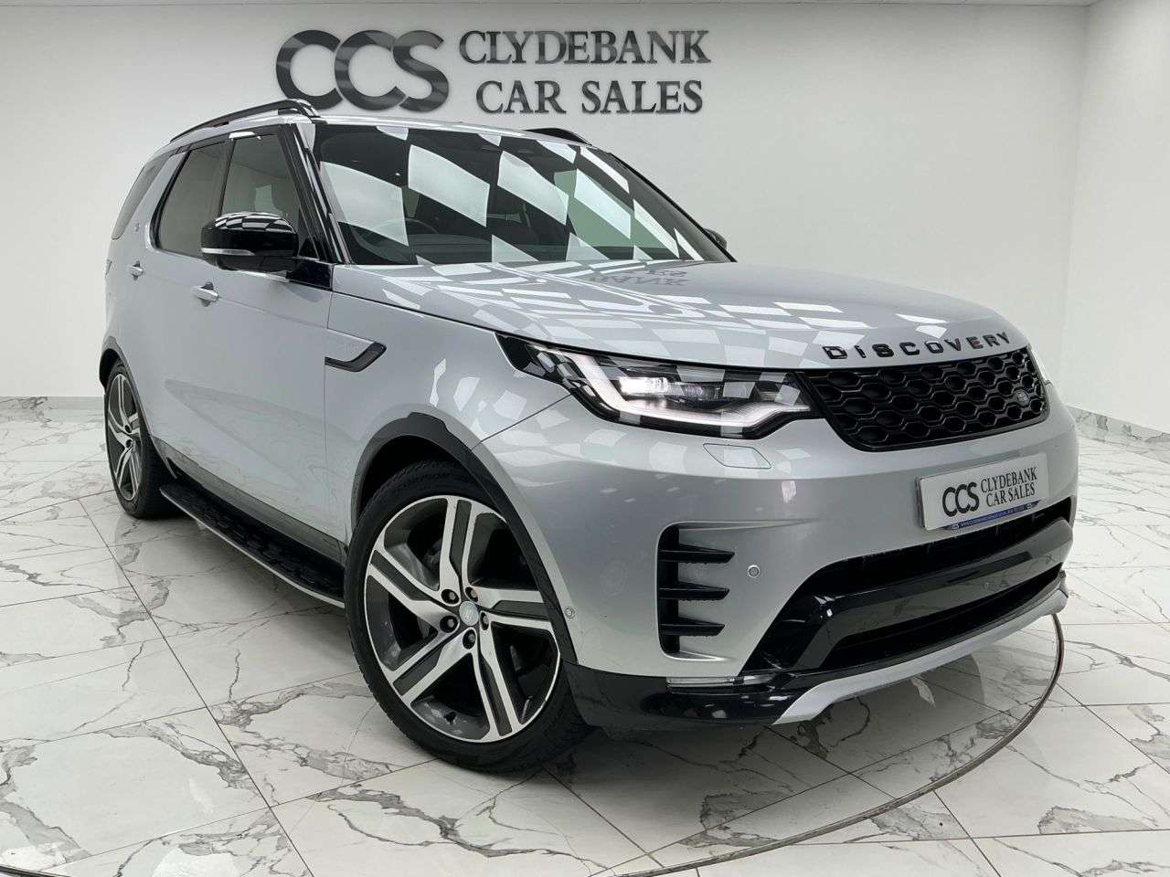 A 2021 LAND ROVER DISCOVERY 3.0 D300 MHEV R-Dynamic HSE SUV 5dr Diesel Auto 4WD Euro 6 (s/s) (300 ps) 7 A 2021 LAND ROVER DISCOVERY 3.0 D300 MHEV R-Dynamic HSE SUV 5dr Diesel Auto 4WD Euro 6 (s/s) (300 ps) 7
