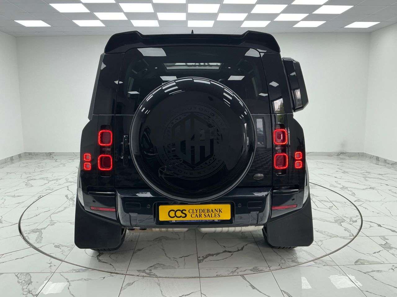 A 2021 LAND ROVER DEFENDER 110 3.0 D200 MHEV S SUV 5dr Diesel Auto 4WD Euro 6 (s/s) (200 ps) Sliding Panor A 2021 LAND ROVER DEFENDER 110 3.0 D200 MHEV S SUV 5dr Diesel Auto 4WD Euro 6 (s/s) (200 ps) Sliding Panor