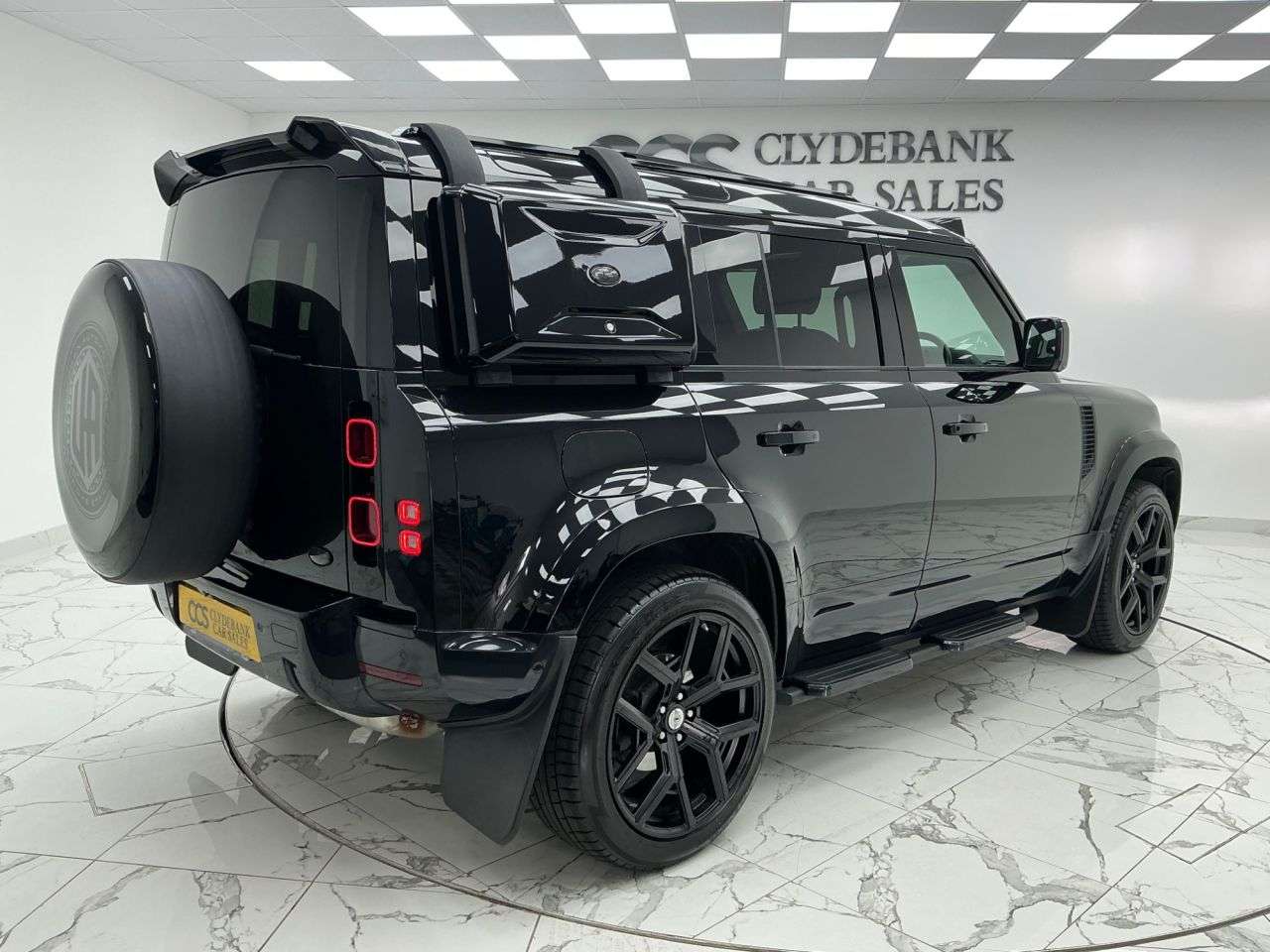 A 2021 LAND ROVER DEFENDER 110 3.0 D200 MHEV S SUV 5dr Diesel Auto 4WD Euro 6 (s/s) (200 ps) Sliding Panor A 2021 LAND ROVER DEFENDER 110 3.0 D200 MHEV S SUV 5dr Diesel Auto 4WD Euro 6 (s/s) (200 ps) Sliding Panor
