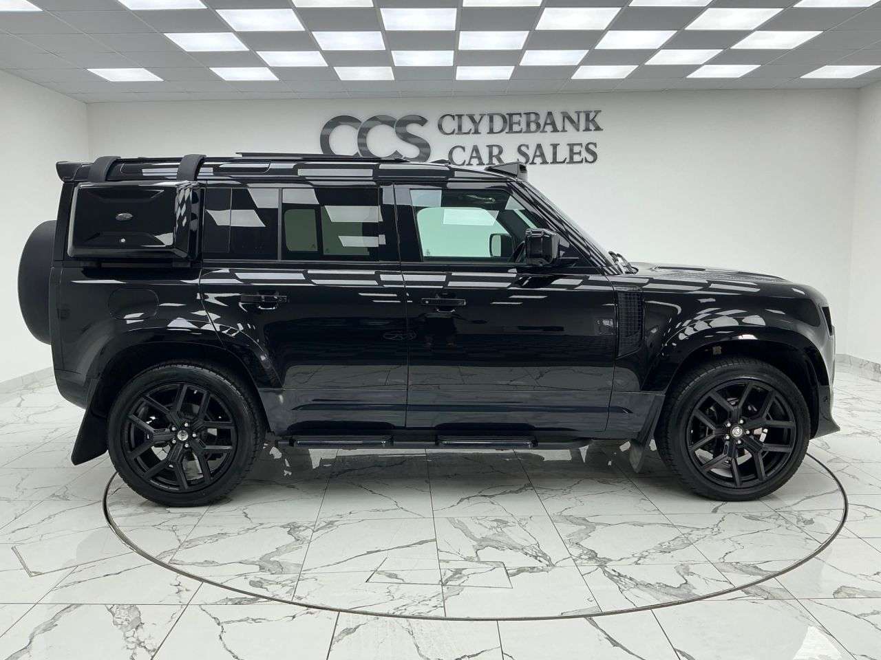 A 2021 LAND ROVER DEFENDER 110 3.0 D200 MHEV S SUV 5dr Diesel Auto 4WD Euro 6 (s/s) (200 ps) Sliding Panor A 2021 LAND ROVER DEFENDER 110 3.0 D200 MHEV S SUV 5dr Diesel Auto 4WD Euro 6 (s/s) (200 ps) Sliding Panor