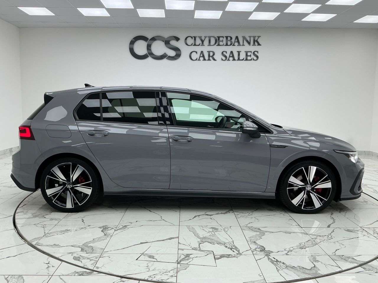 A 2021 VOLKSWAGEN GOLF 2.0 TDI GTD Hatchback 5dr Diesel DSG Euro 6 (s/s) (200 ps) A 2021 VOLKSWAGEN GOLF 2.0 TDI GTD Hatchback 5dr Diesel DSG Euro 6 (s/s) (200 ps)