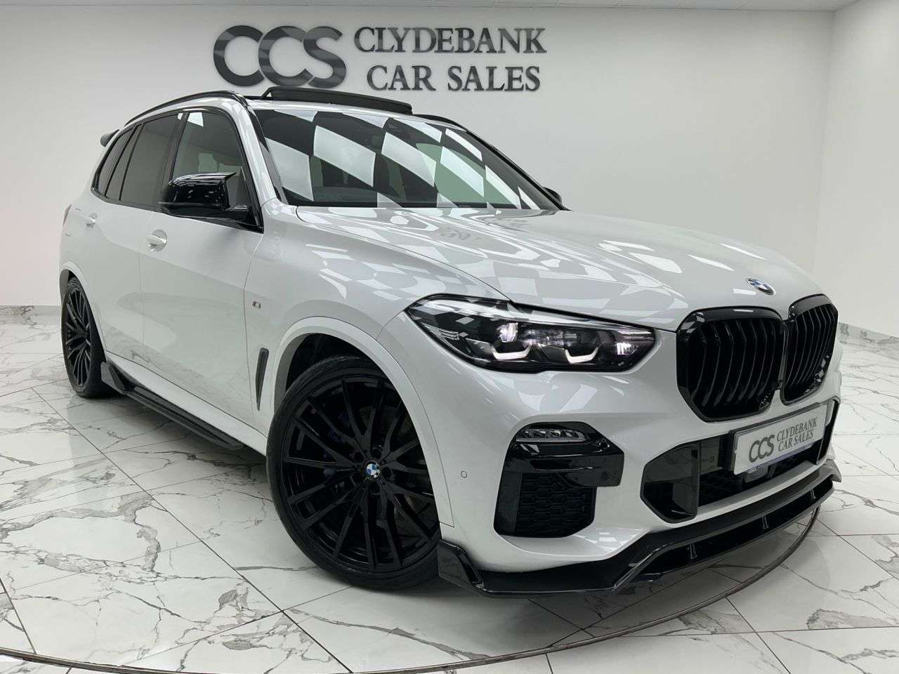 A 2020 BMW X5 3.0 30d MHT M Sport SUV 5dr Diesel Hybrid Auto xDrive Euro 6 (s/s) (286 ps) A 2020 BMW X5 3.0 30d MHT M Sport SUV 5dr Diesel Hybrid Auto xDrive Euro 6 (s/s) (286 ps)