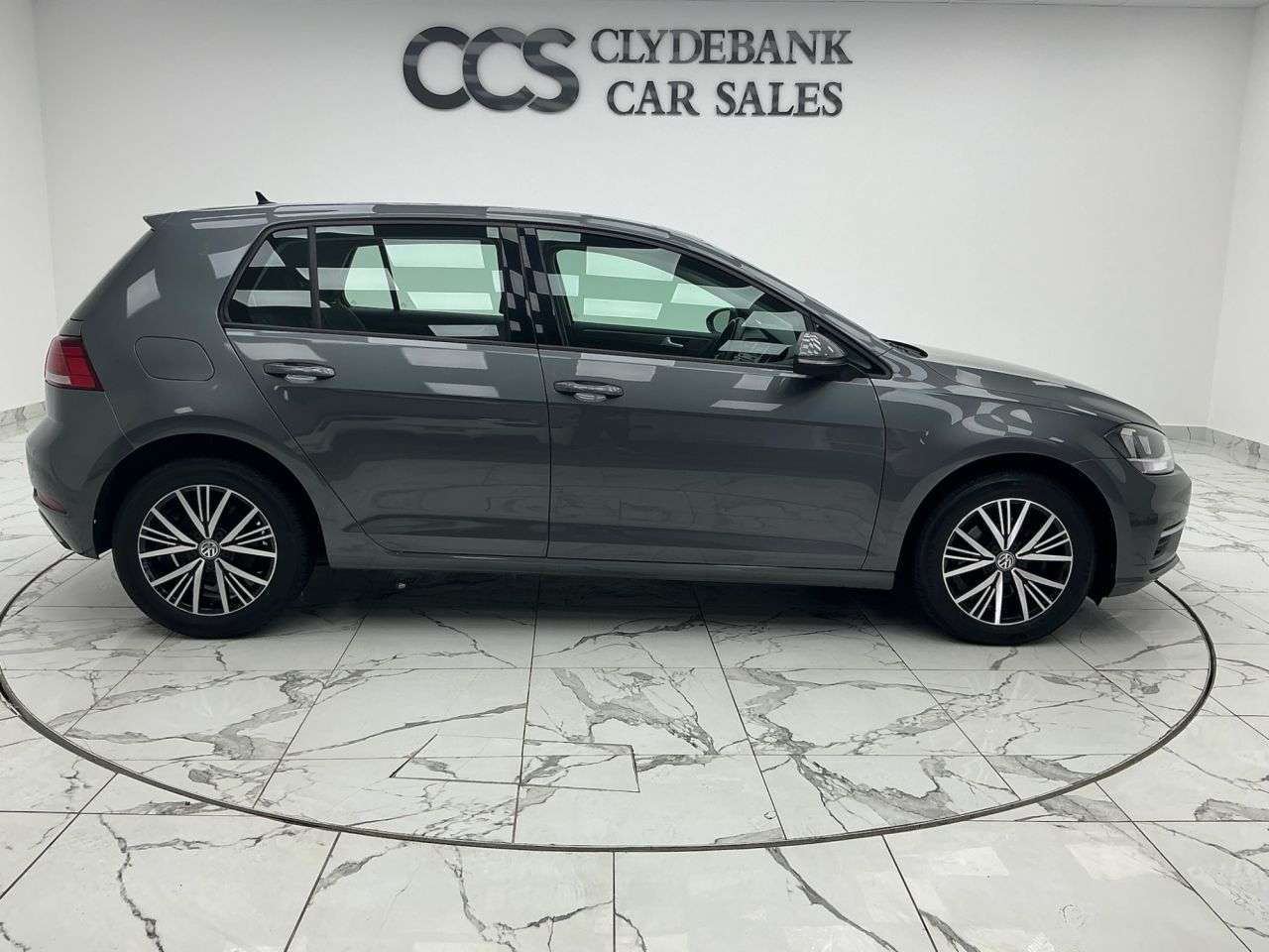 A 2018 VOLKSWAGEN GOLF 1.6 TDI SE Hatchback 5dr Diesel DSG Euro 6 (s/s) (115 ps) 16" Alloy Wheels A 2018 VOLKSWAGEN GOLF 1.6 TDI SE Hatchback 5dr Diesel DSG Euro 6 (s/s) (115 ps) 16" Alloy Wheels