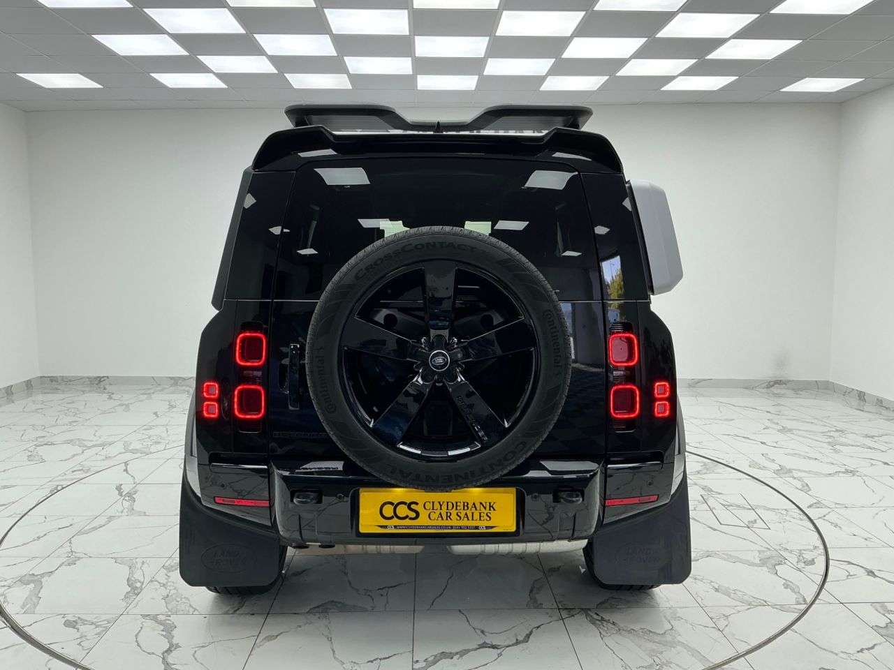 A 2024 LAND ROVER DEFENDER 90 3.0 D250 MHEV X-Dynamic HSE SUV 3dr Diesel Auto 4WD Euro 6 (s/s) (250 ps) S A 2024 LAND ROVER DEFENDER 90 3.0 D250 MHEV X-Dynamic HSE SUV 3dr Diesel Auto 4WD Euro 6 (s/s) (250 ps) S