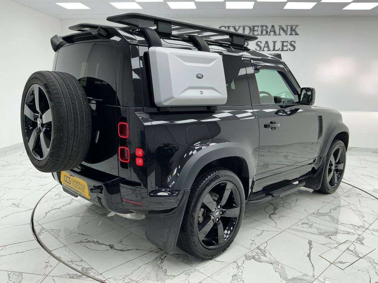 A 2024 LAND ROVER DEFENDER 90 3.0 D250 MHEV X-Dynamic HSE SUV 3dr Diesel Auto 4WD Euro 6 (s/s) (250 ps) S A 2024 LAND ROVER DEFENDER 90 3.0 D250 MHEV X-Dynamic HSE SUV 3dr Diesel Auto 4WD Euro 6 (s/s) (250 ps) S