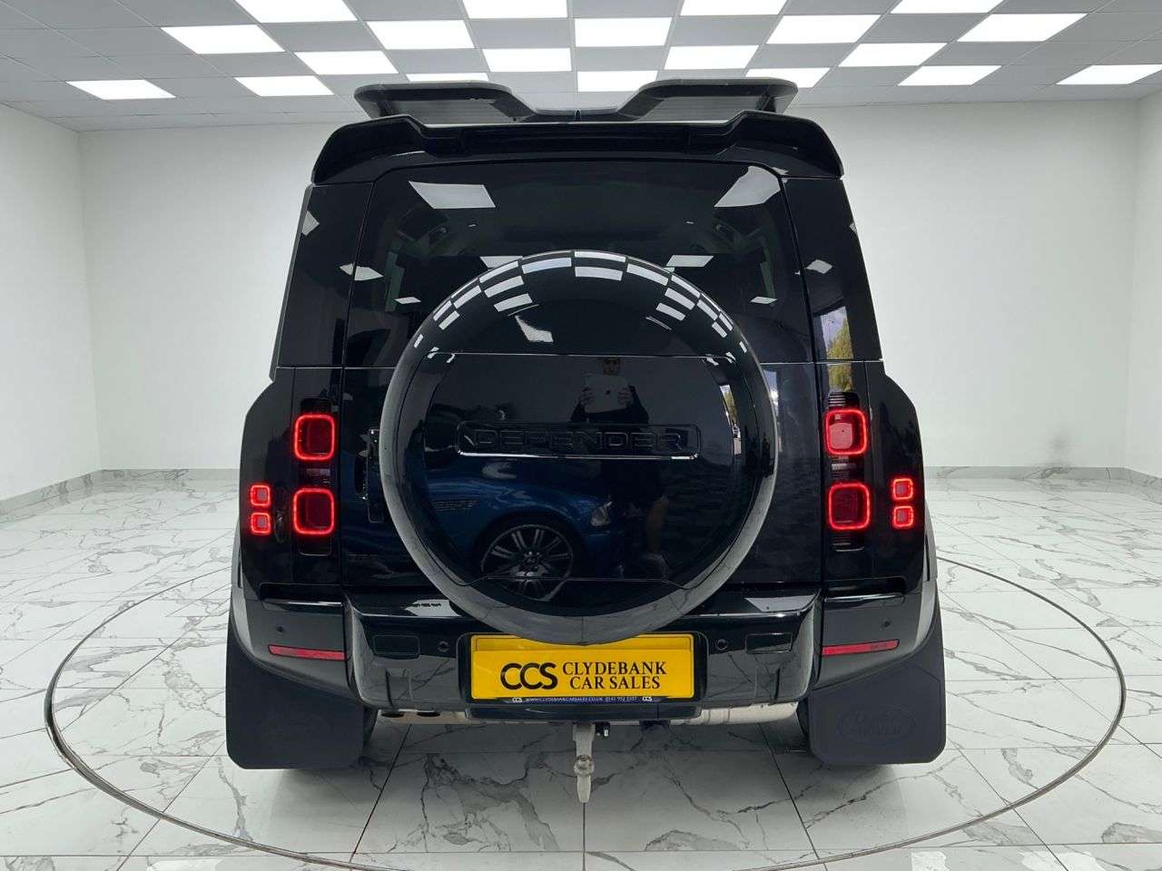 A 2024 LAND ROVER DEFENDER 110 3.0 D250 MHEV S SUV 5dr Diesel Auto 4WD Euro 6 (s/s) (250 ps) Light Bar, Fr A 2024 LAND ROVER DEFENDER 110 3.0 D250 MHEV S SUV 5dr Diesel Auto 4WD Euro 6 (s/s) (250 ps) Light Bar, Fr