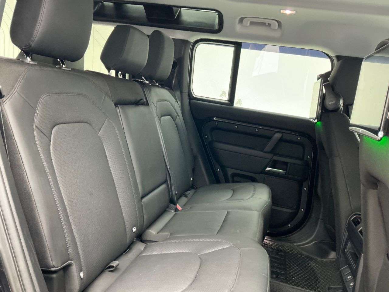 2024 LAND ROVER DEFENDER 110 2024 LAND ROVER DEFENDER 110