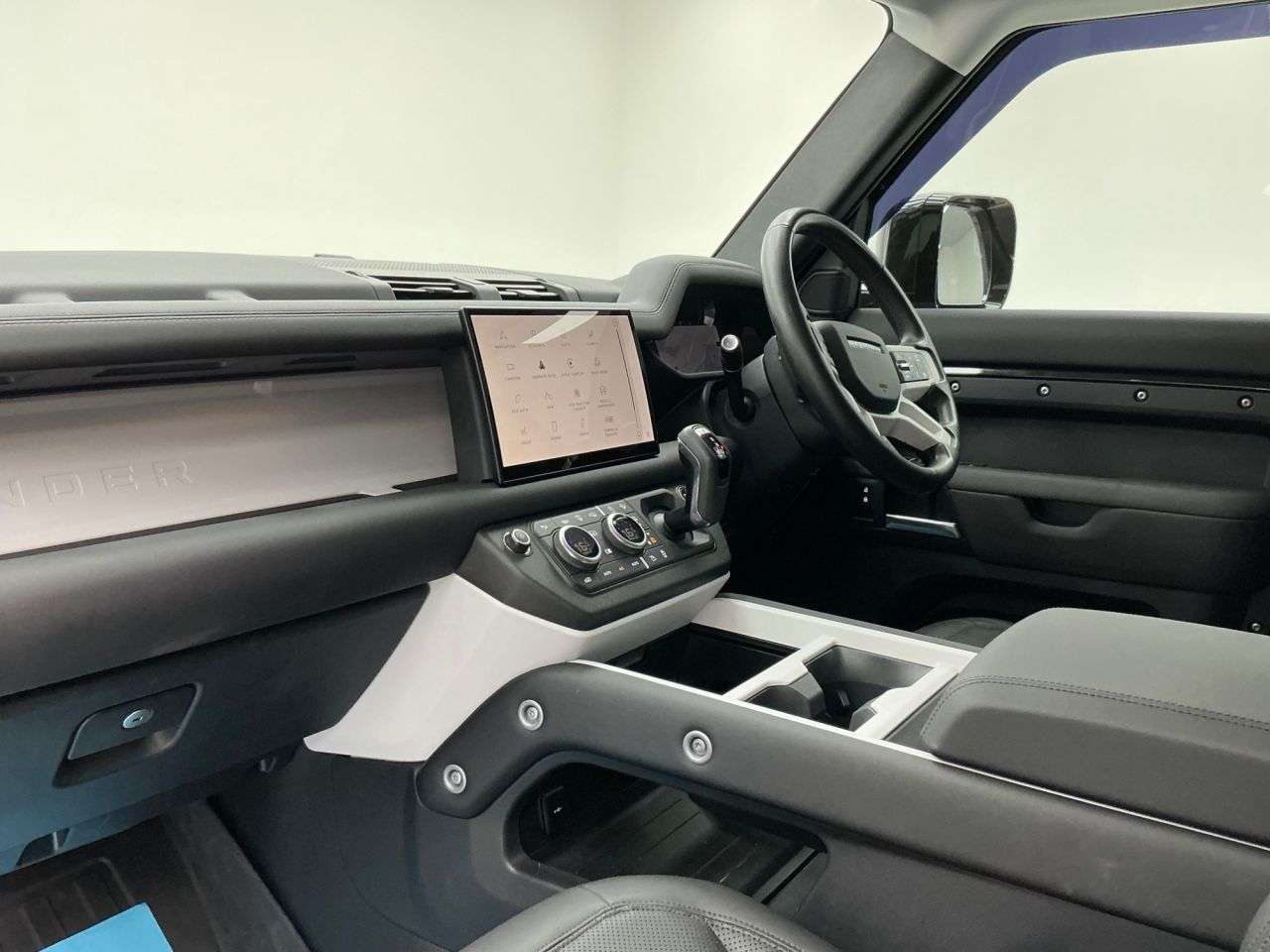 2024 LAND ROVER DEFENDER 110 2024 LAND ROVER DEFENDER 110