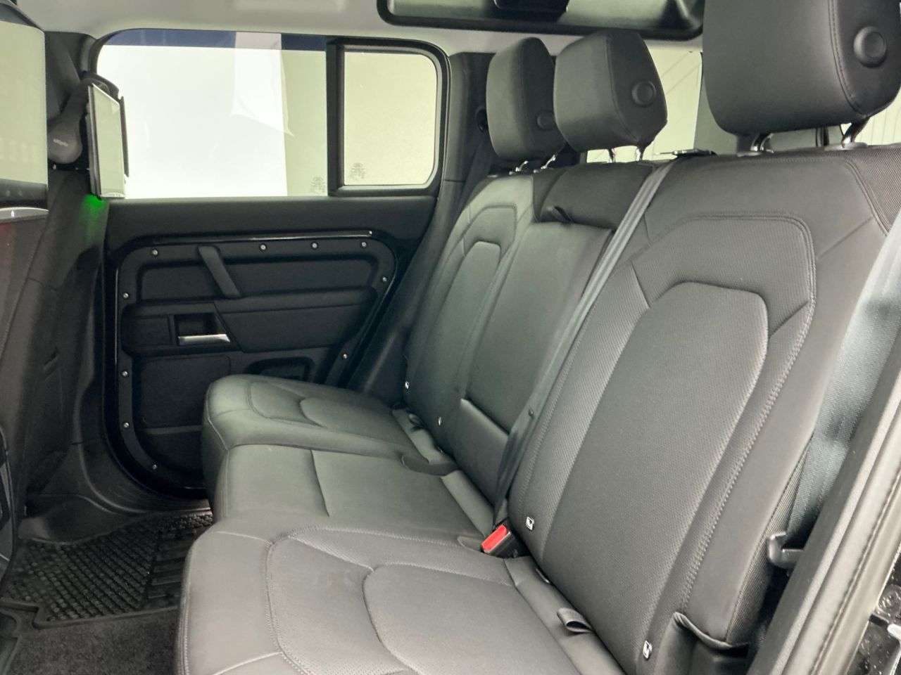 2024 LAND ROVER DEFENDER 110 2024 LAND ROVER DEFENDER 110
