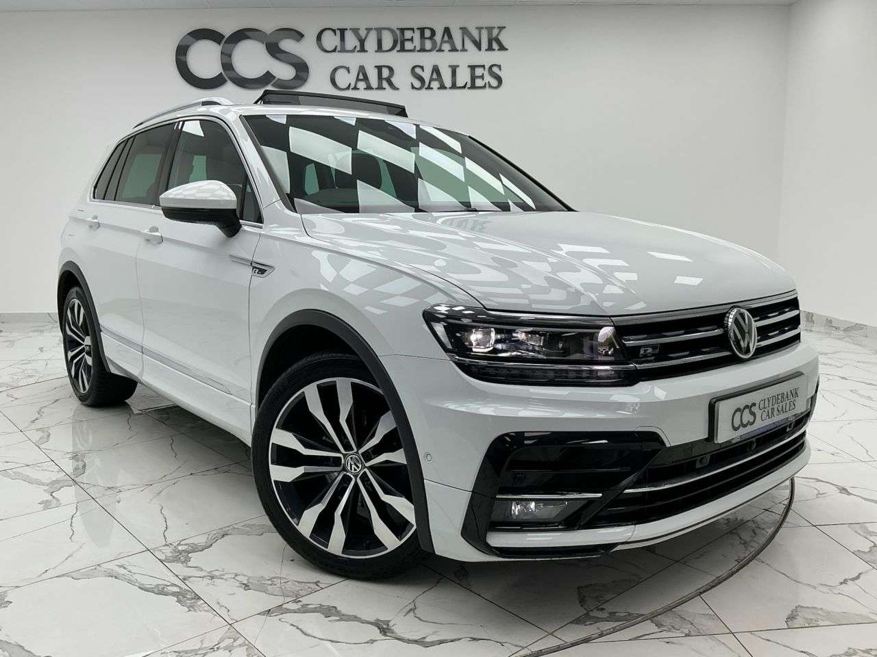 A 2020 VOLKSWAGEN TIGUAN 1.5 TSI EVO R-Line Tech SUV 5dr Petrol DSG Euro 6 (s/s) (150 ps) Panoramic A 2020 VOLKSWAGEN TIGUAN 1.5 TSI EVO R-Line Tech SUV 5dr Petrol DSG Euro 6 (s/s) (150 ps) Panoramic