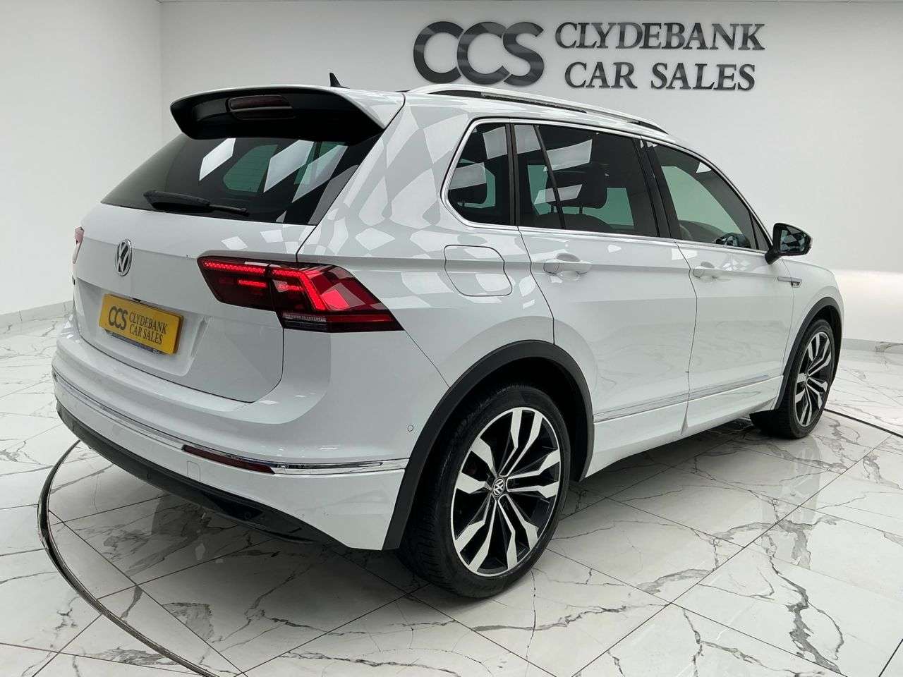 A 2020 VOLKSWAGEN TIGUAN 1.5 TSI EVO R-Line Tech SUV 5dr Petrol DSG Euro 6 (s/s) (150 ps) Panoramic A 2020 VOLKSWAGEN TIGUAN 1.5 TSI EVO R-Line Tech SUV 5dr Petrol DSG Euro 6 (s/s) (150 ps) Panoramic
