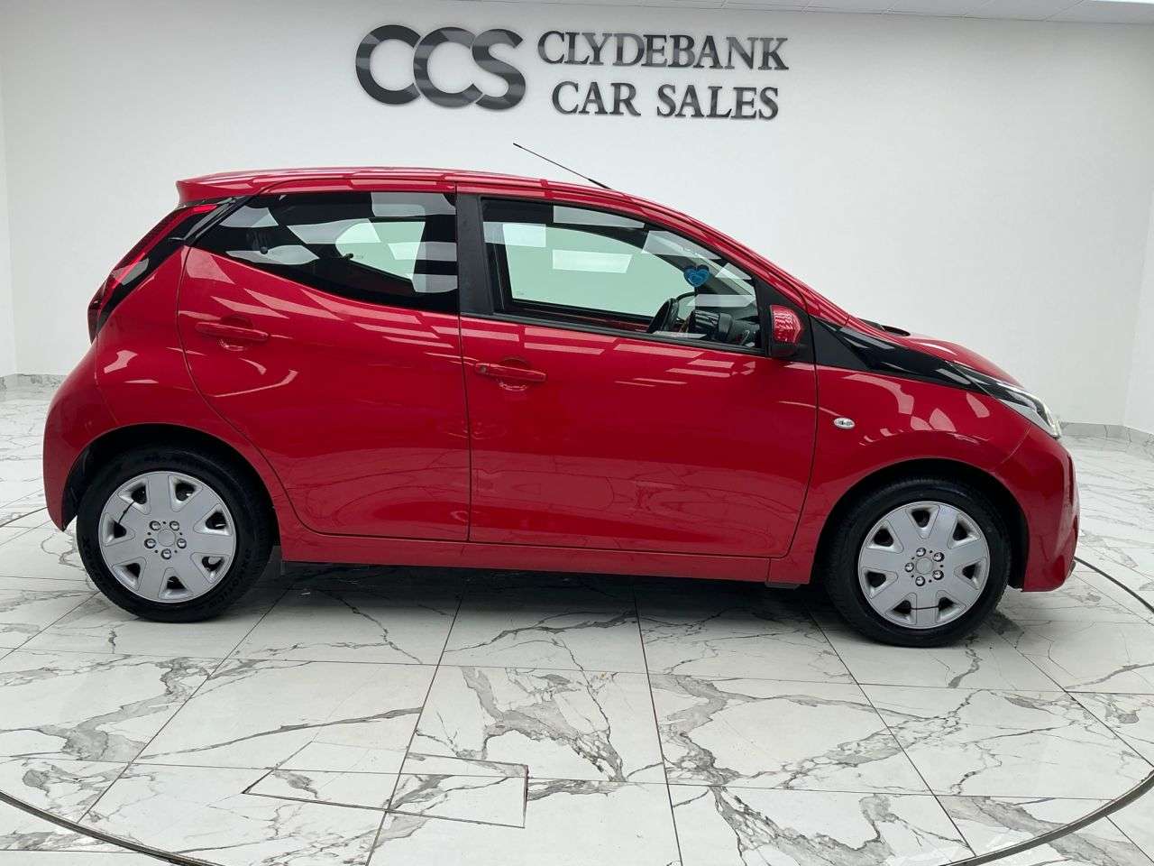 A 2019 TOYOTA AYGO 1.0 VVT-i x-play Hatchback 5dr Petrol Manual Euro 6 (71 ps) A 2019 TOYOTA AYGO 1.0 VVT-i x-play Hatchback 5dr Petrol Manual Euro 6 (71 ps)