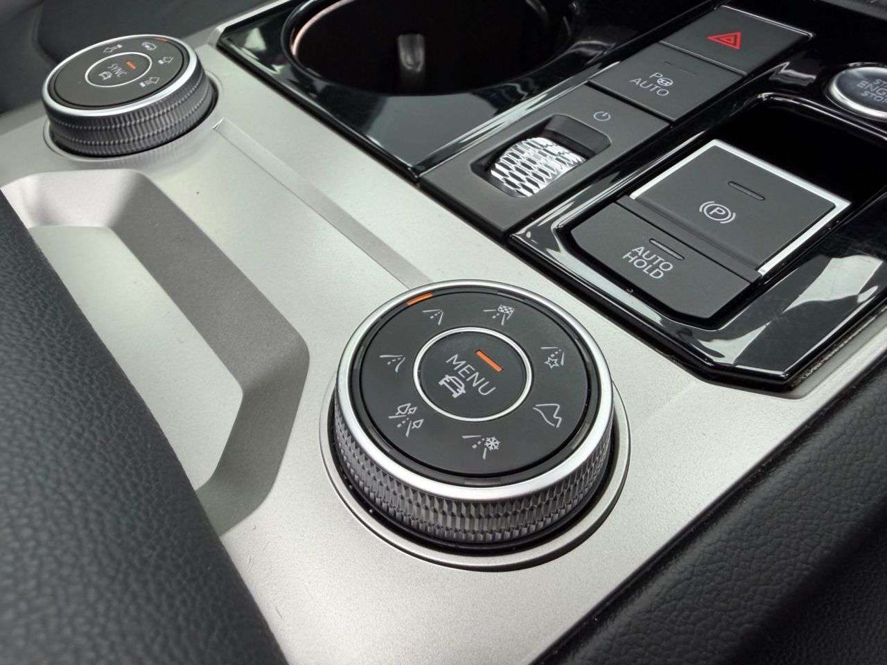 2021 VOLKSWAGEN TOUAREG 2021 VOLKSWAGEN TOUAREG