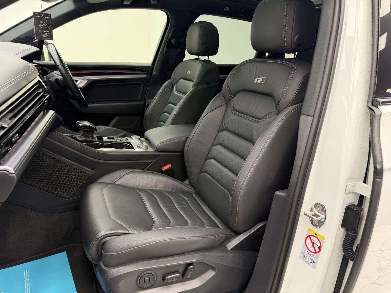 2021 VOLKSWAGEN TOUAREG 2021 VOLKSWAGEN TOUAREG