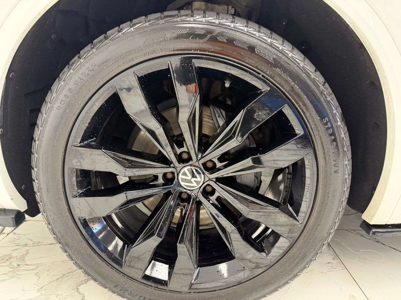 2021 VOLKSWAGEN TOUAREG 2021 VOLKSWAGEN TOUAREG