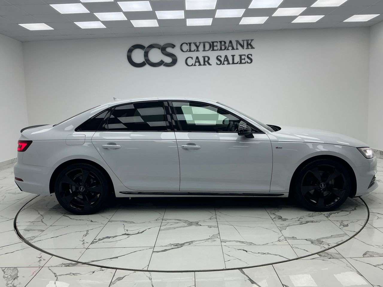 A 2017 AUDI A4 1.4 TFSI Black Edition Saloon 4dr Petrol S Tronic Euro 6 (s/s) (150 ps) 19" A 2017 AUDI A4 1.4 TFSI Black Edition Saloon 4dr Petrol S Tronic Euro 6 (s/s) (150 ps) 19"