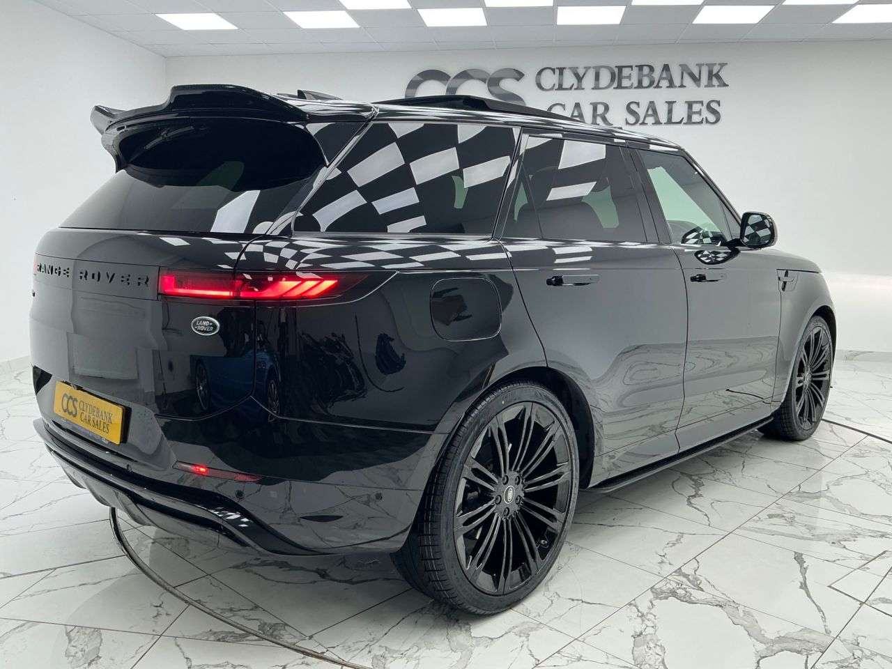 A 2023 LAND ROVER RANGE ROVER SPORT 3.0 D300 MHEV Dynamic SE SUV 5dr Diesel Auto 4WD Euro 6 (s/s) (300 ps) Depl A 2023 LAND ROVER RANGE ROVER SPORT 3.0 D300 MHEV Dynamic SE SUV 5dr Diesel Auto 4WD Euro 6 (s/s) (300 ps) Depl