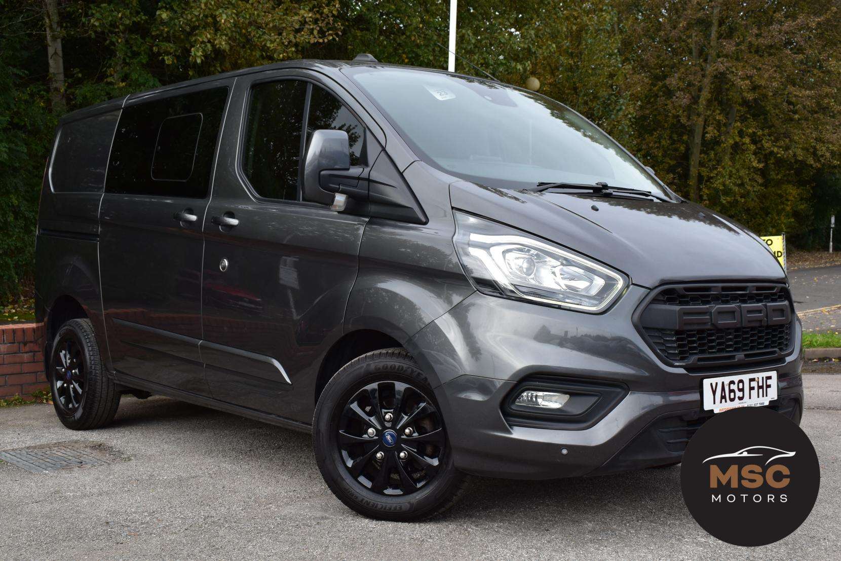 A 2019 FORD TRANSIT CUSTOM 2.0 300 EcoBlue Limited Crew Van Double Cab 5dr Diesel Auto L1 H1 Euro 6 (s/s) (6 Seat) (170 ps) A 2019 FORD TRANSIT CUSTOM 2.0 300 EcoBlue Limited Crew Van Double Cab 5dr Diesel Auto L1 H1 Euro 6 (s/s) (6 Seat) (170 ps)
