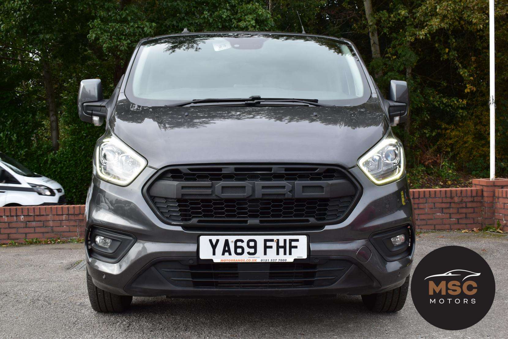 A 2019 FORD TRANSIT CUSTOM 2.0 300 EcoBlue Limited Crew Van Double Cab 5dr Diesel Auto L1 H1 Euro 6 (s/s) (6 Seat) (170 ps) A 2019 FORD TRANSIT CUSTOM 2.0 300 EcoBlue Limited Crew Van Double Cab 5dr Diesel Auto L1 H1 Euro 6 (s/s) (6 Seat) (170 ps)