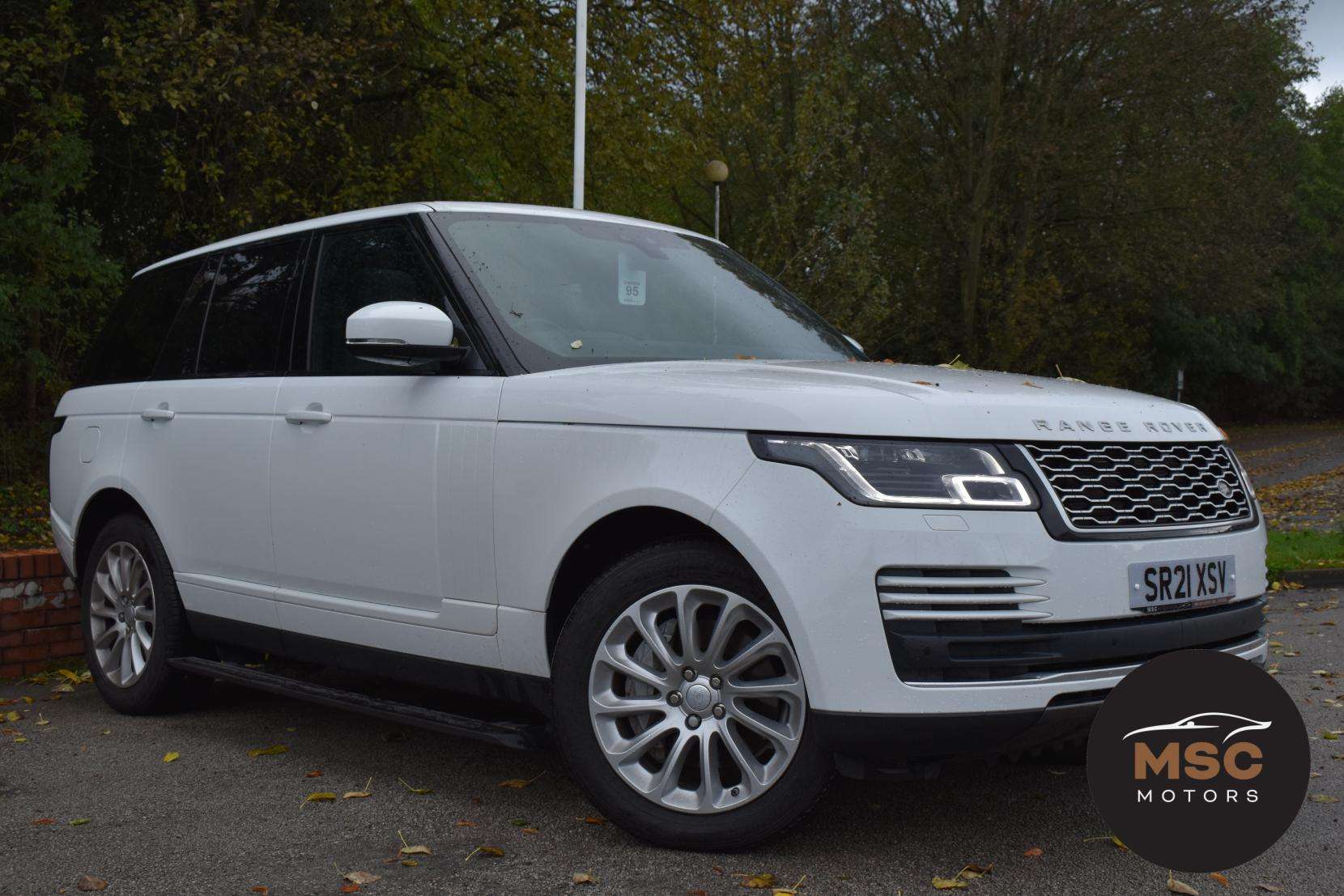 A 2021 LAND ROVER RANGE ROVER 3.0 D300 MHEV Vogue SUV 5dr Diesel Auto 4WD Euro 6 (s/s) (300 ps) A 2021 LAND ROVER RANGE ROVER 3.0 D300 MHEV Vogue SUV 5dr Diesel Auto 4WD Euro 6 (s/s) (300 ps)