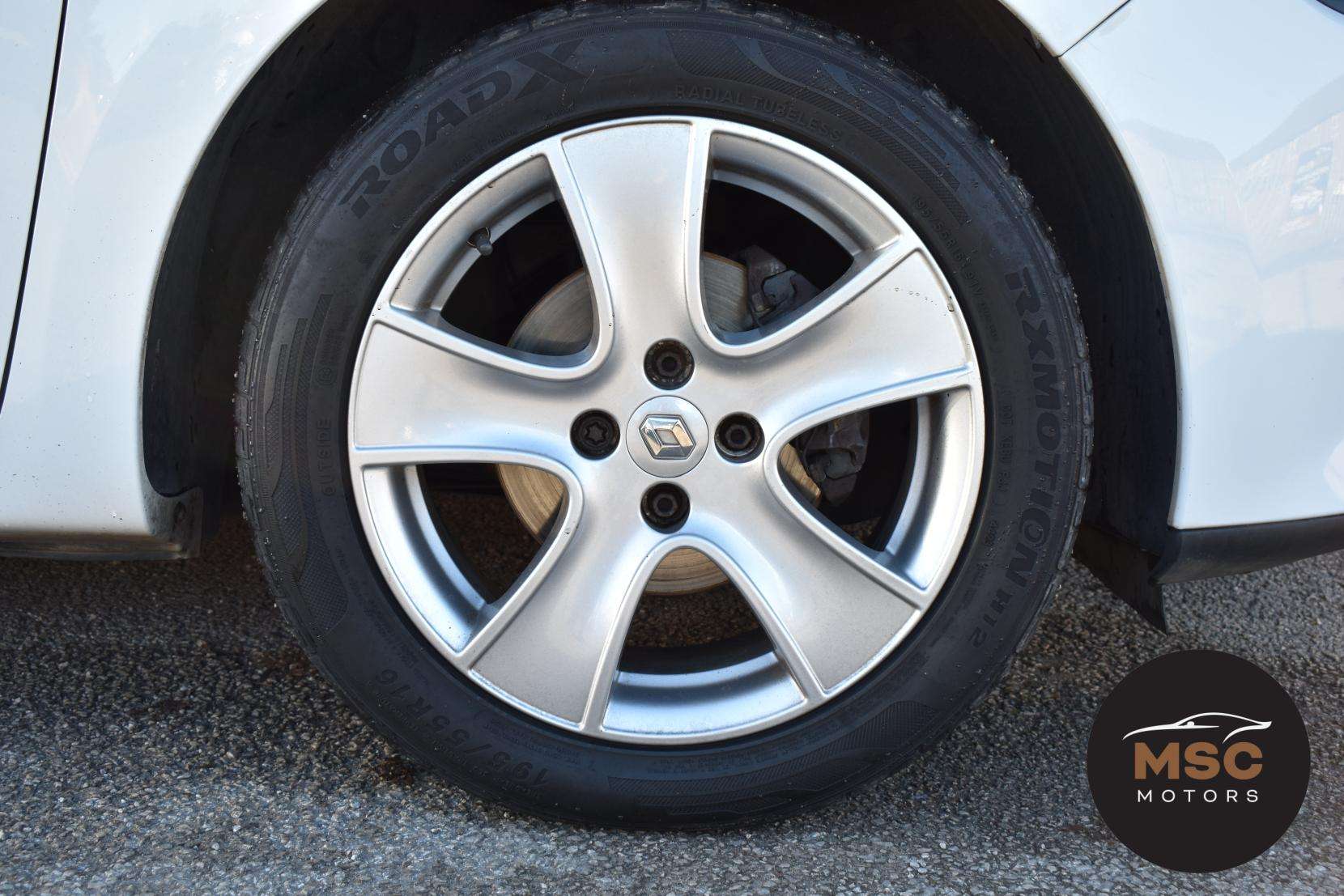 2016 RENAULT CLIO 2016 RENAULT CLIO