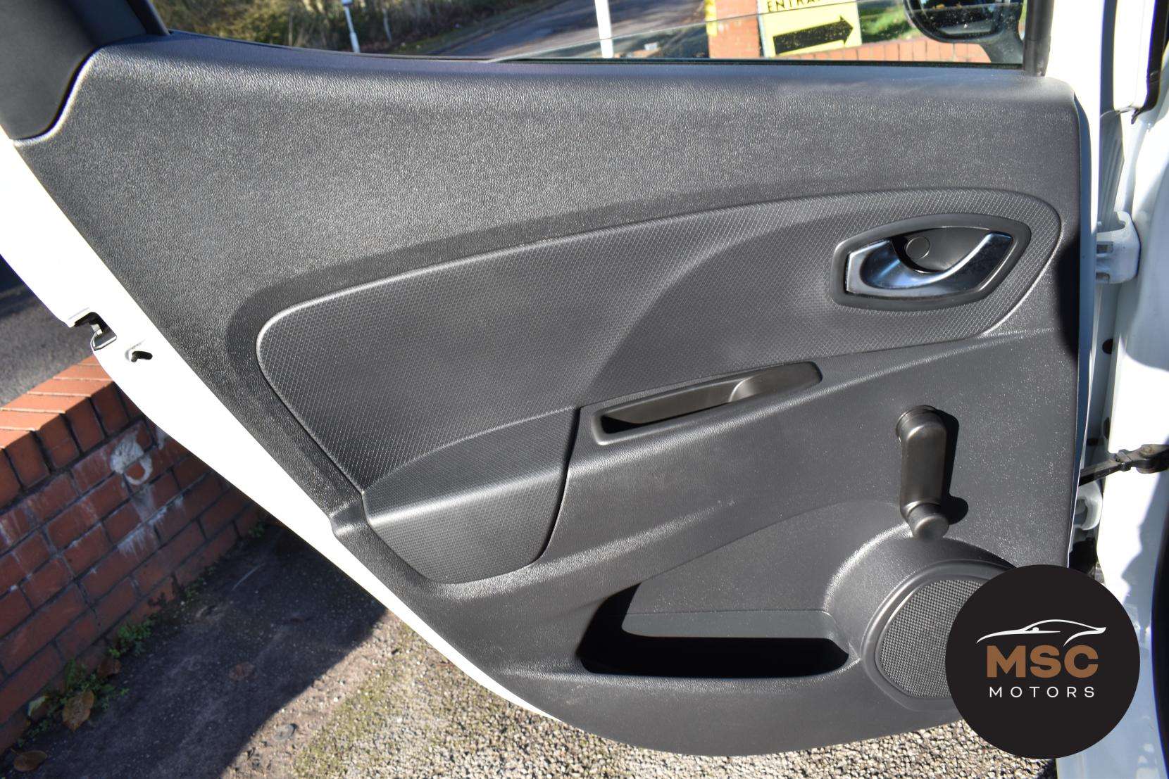 2016 RENAULT CLIO 2016 RENAULT CLIO