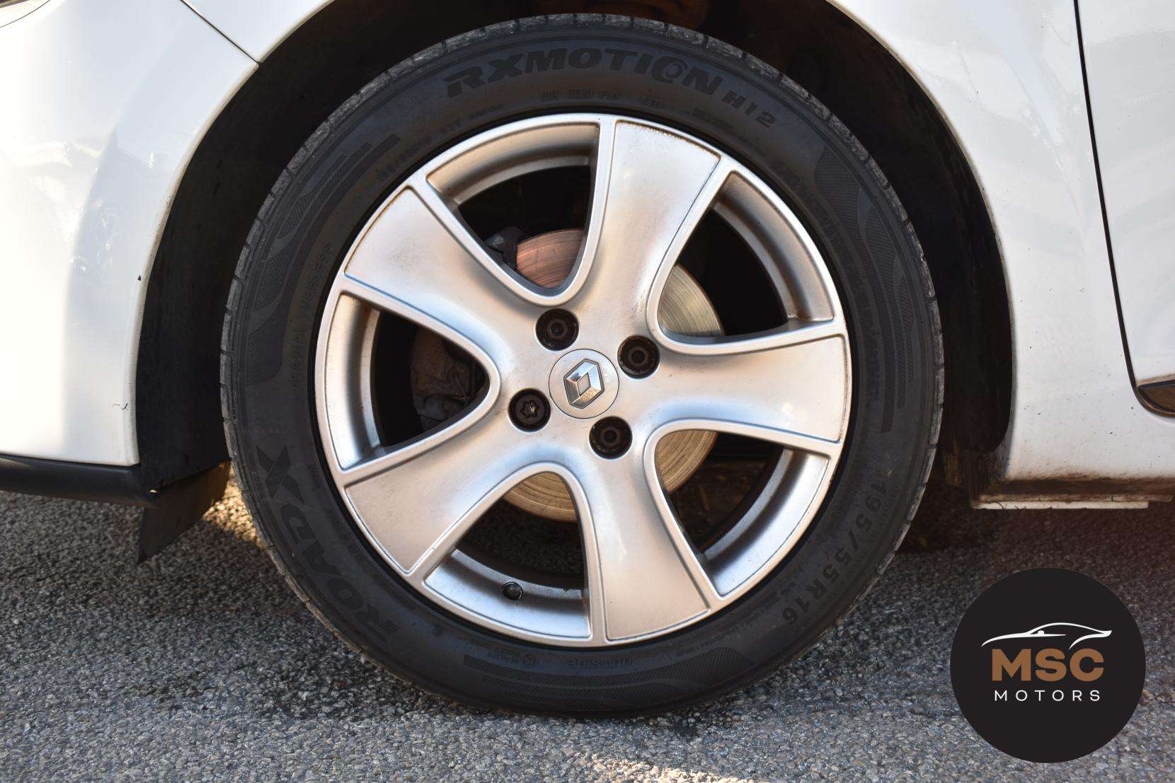 2016 RENAULT CLIO 2016 RENAULT CLIO