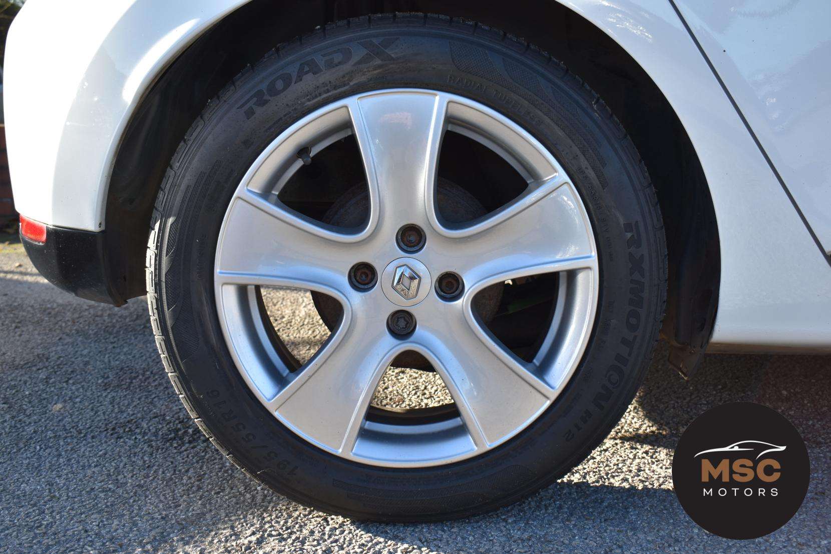 2016 RENAULT CLIO 2016 RENAULT CLIO