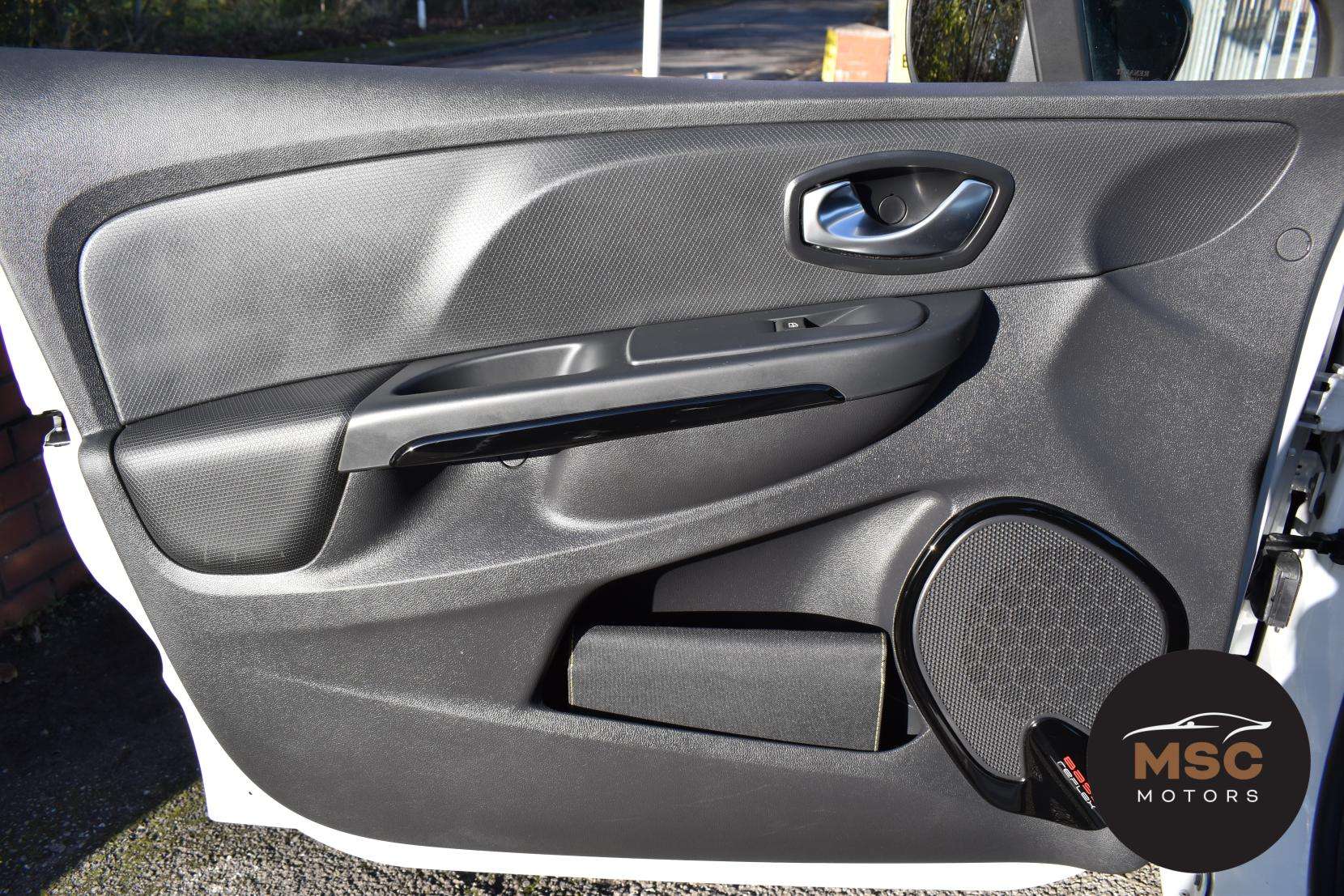 2016 RENAULT CLIO 2016 RENAULT CLIO