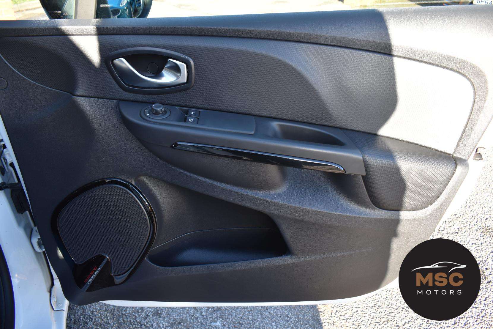 2016 RENAULT CLIO 2016 RENAULT CLIO