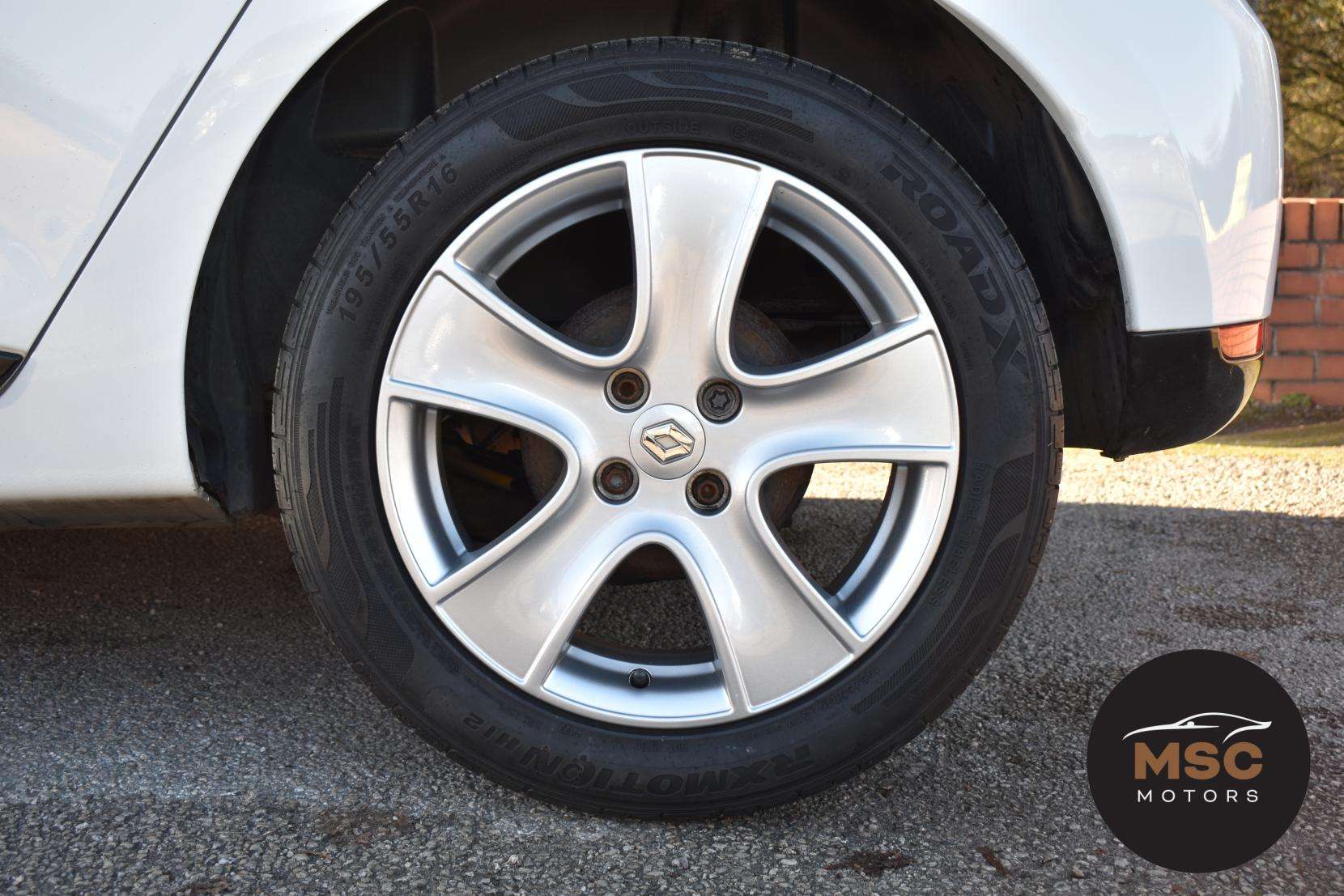 2016 RENAULT CLIO 2016 RENAULT CLIO