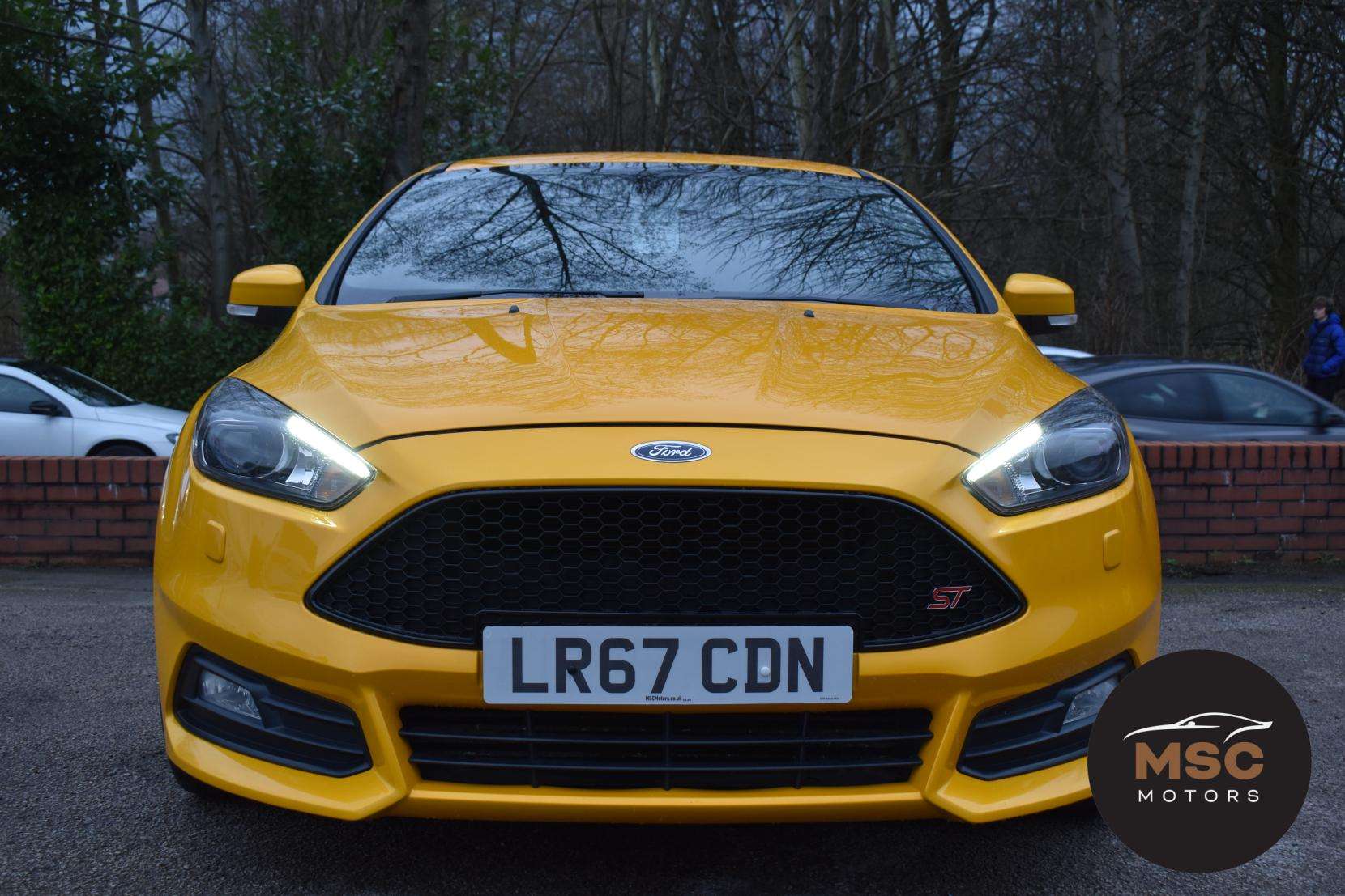 A 2017 FORD FOCUS 2.0T EcoBoost ST-3 Hatchback 5dr Petrol Manual Euro 6 (s/s) (250 ps) A 2017 FORD FOCUS 2.0T EcoBoost ST-3 Hatchback 5dr Petrol Manual Euro 6 (s/s) (250 ps)